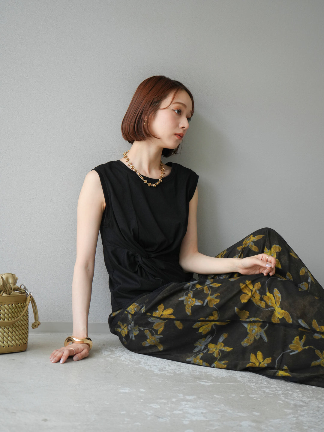 [予約]フロントツイストノースリーカットソー/ブラック