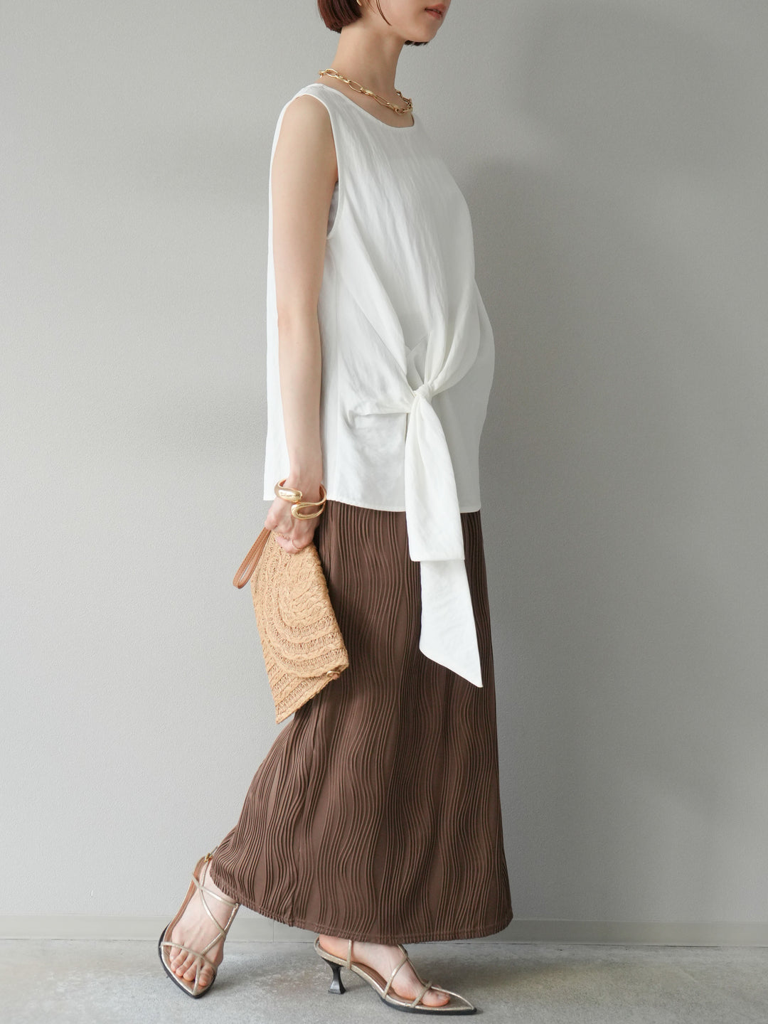 [SET] 前裹式無袖上衣+波浪滾邊緊身裙（2套）