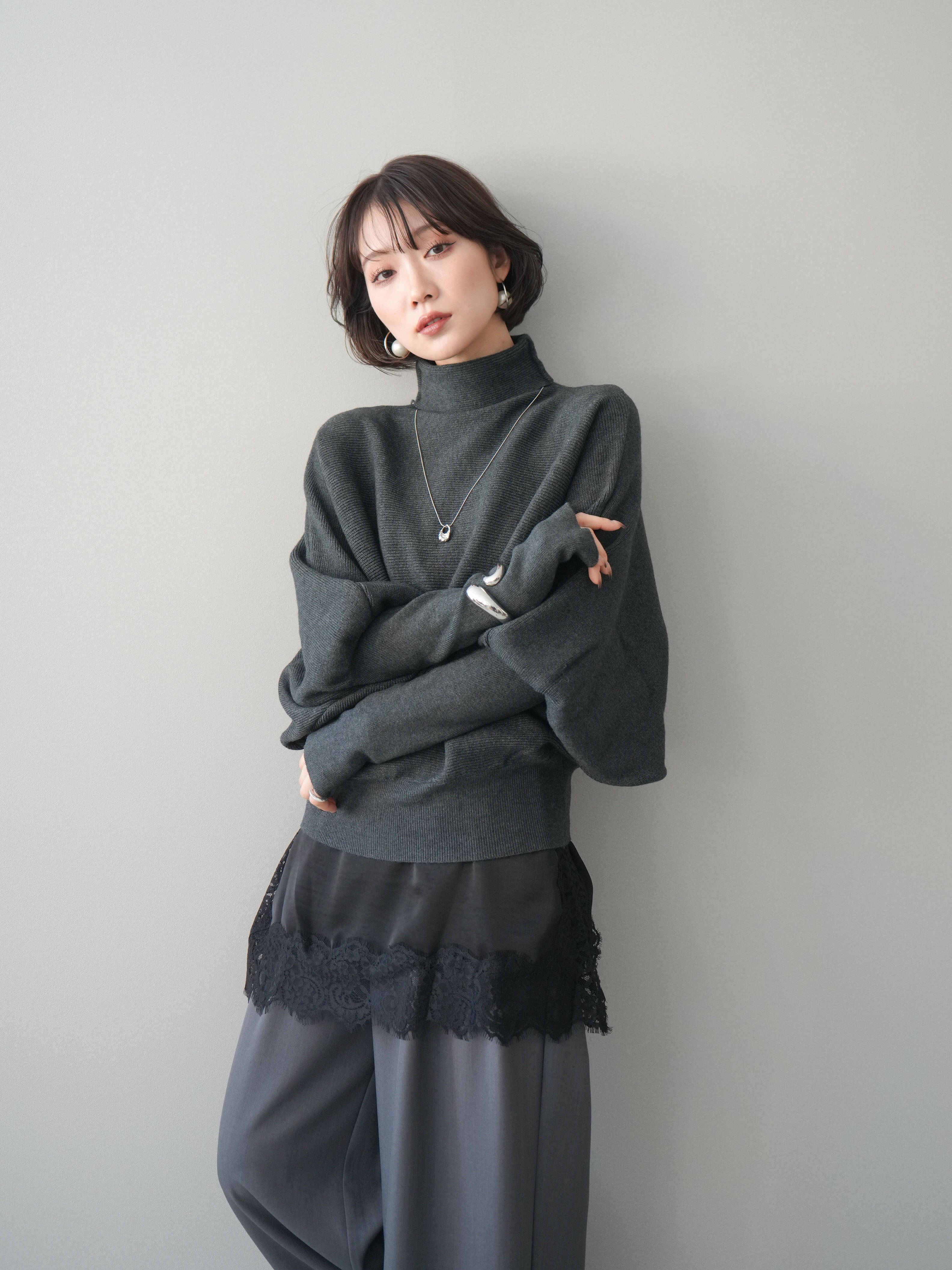 予約]ボリュームドルマンタートルニットプルオーバー/charcoal – Lumier