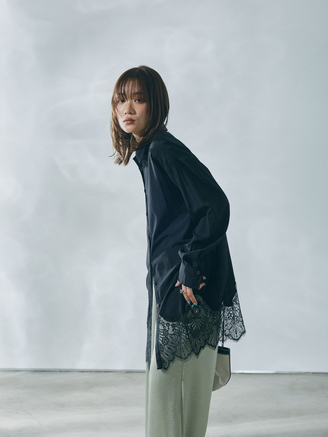 【Allure】[SET]裾レースポプリンシャツ+ワッシャーサテンタックジョガーパンツ(2set)