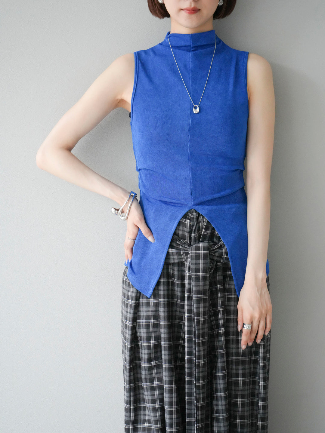 [予約]フロントスリットレーヨンニットトップス/ブルー