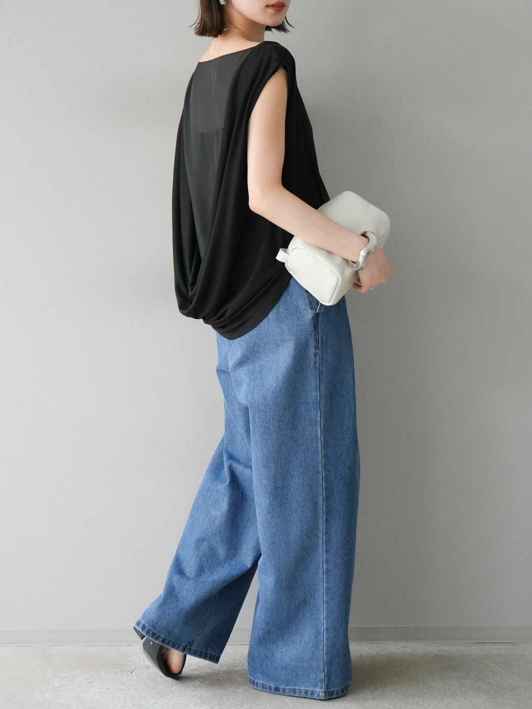 [預訂] 雙向透視多層垂墜上衣/黑色