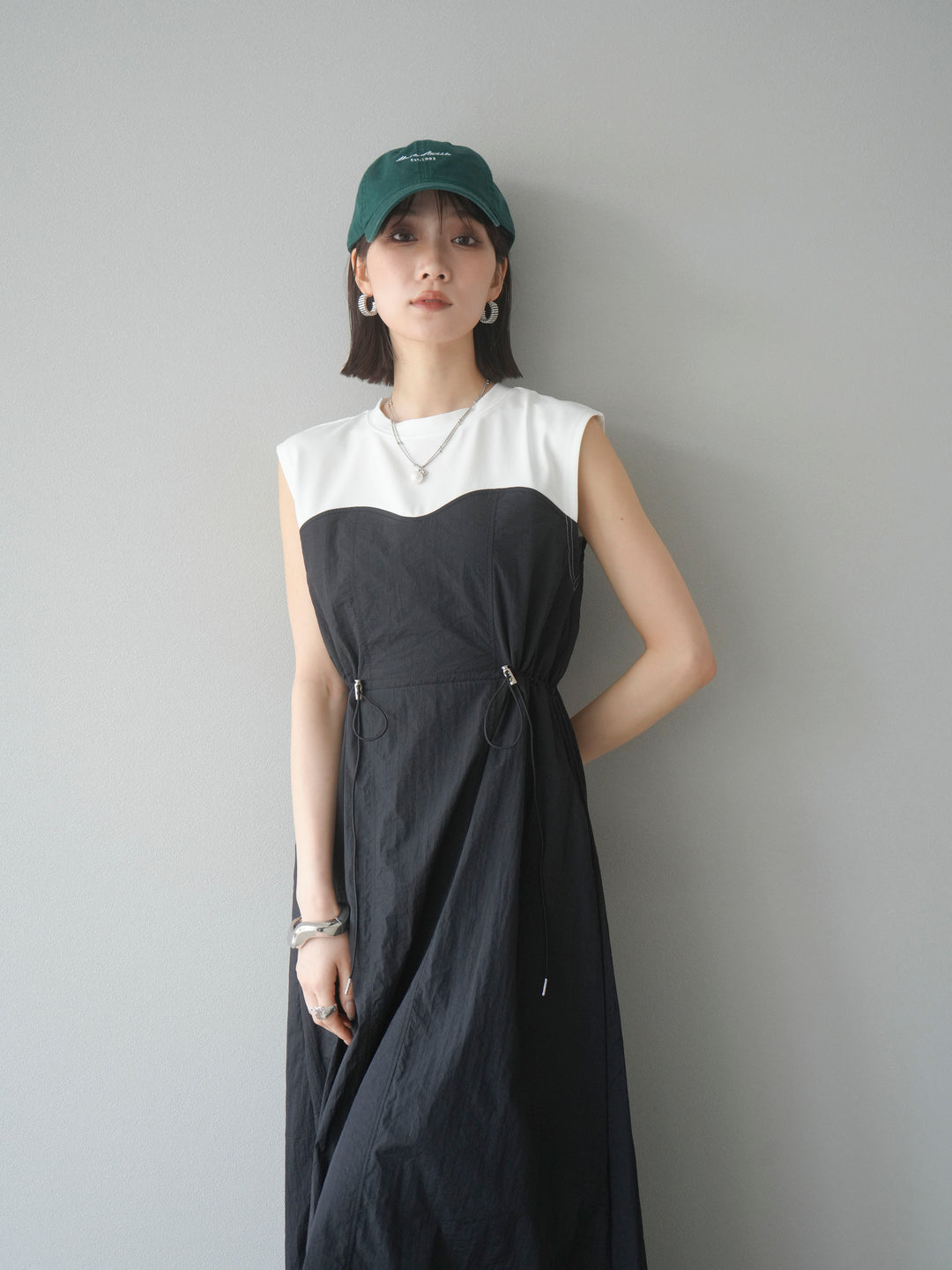 [SET] 剪裁對接尼龍洋裝 + 可選飾品套裝 (2 套)