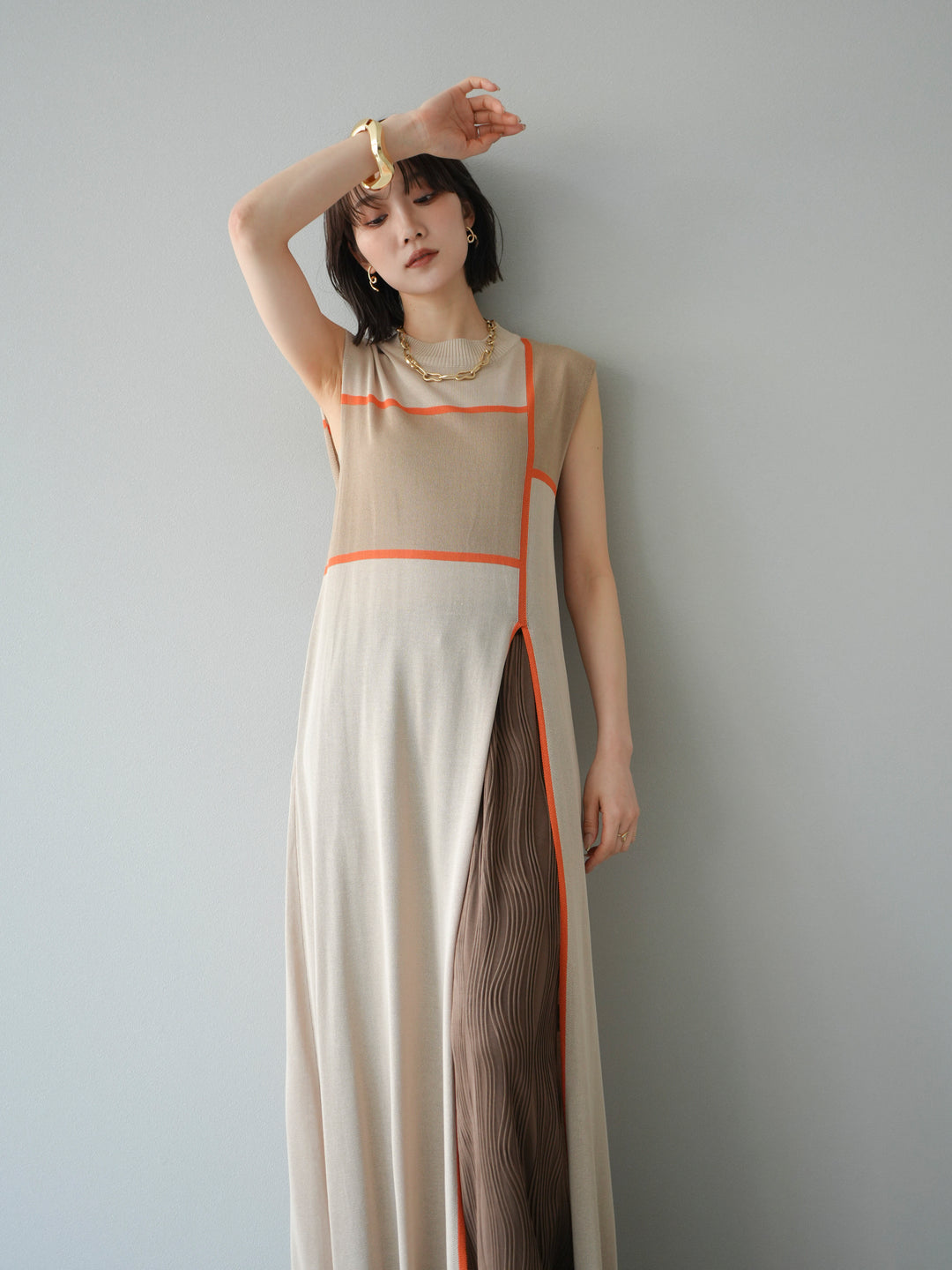 [SET] 配色開衩針織洋裝 + 波浪滾邊休閒褲 (2件套)