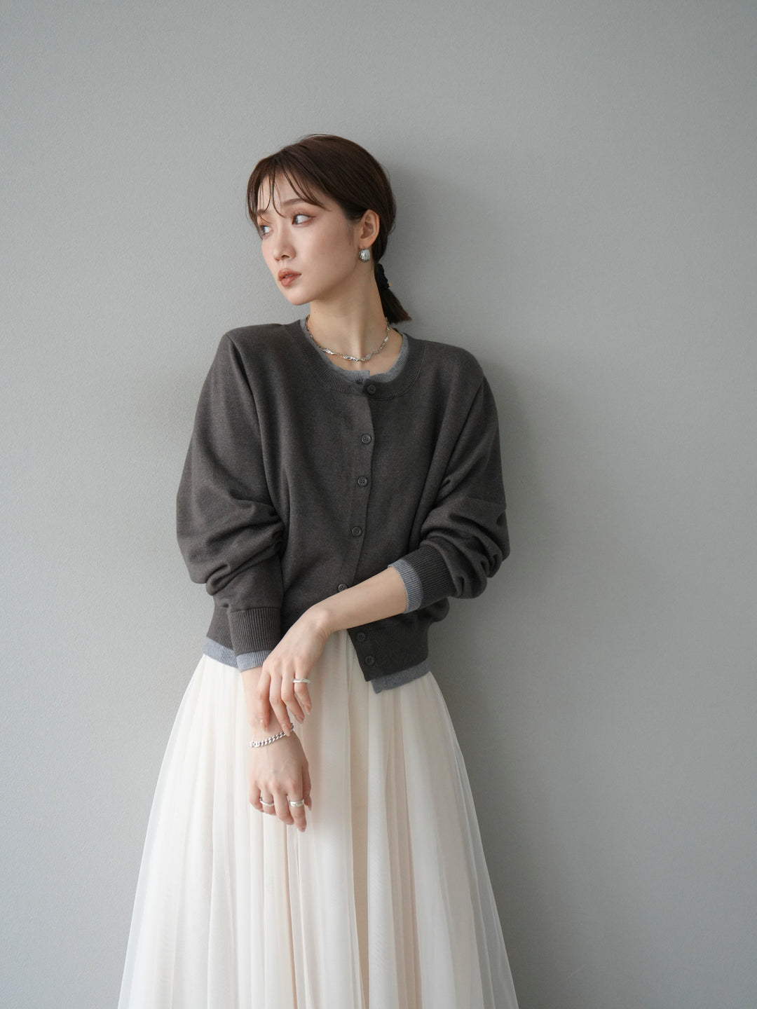 [預訂] 色彩協調的多層開襟衫/炭灰色