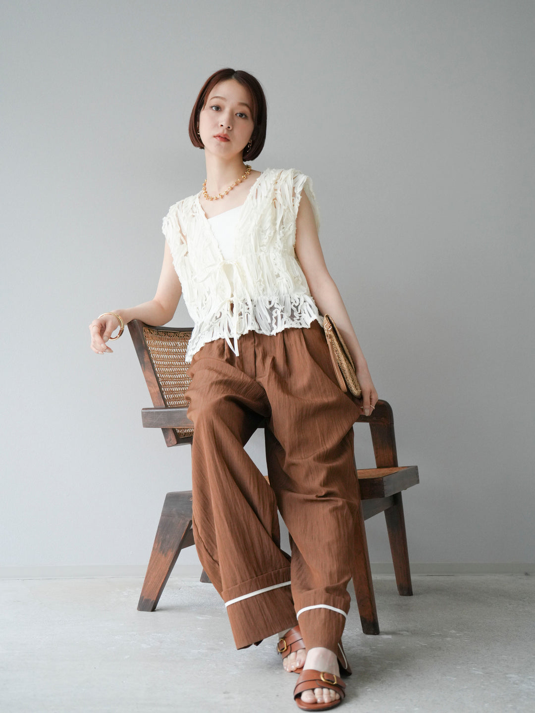 [SET] 提花蕾絲蝴蝶結上衣+麻質下擺迴力寬褲（2件套）