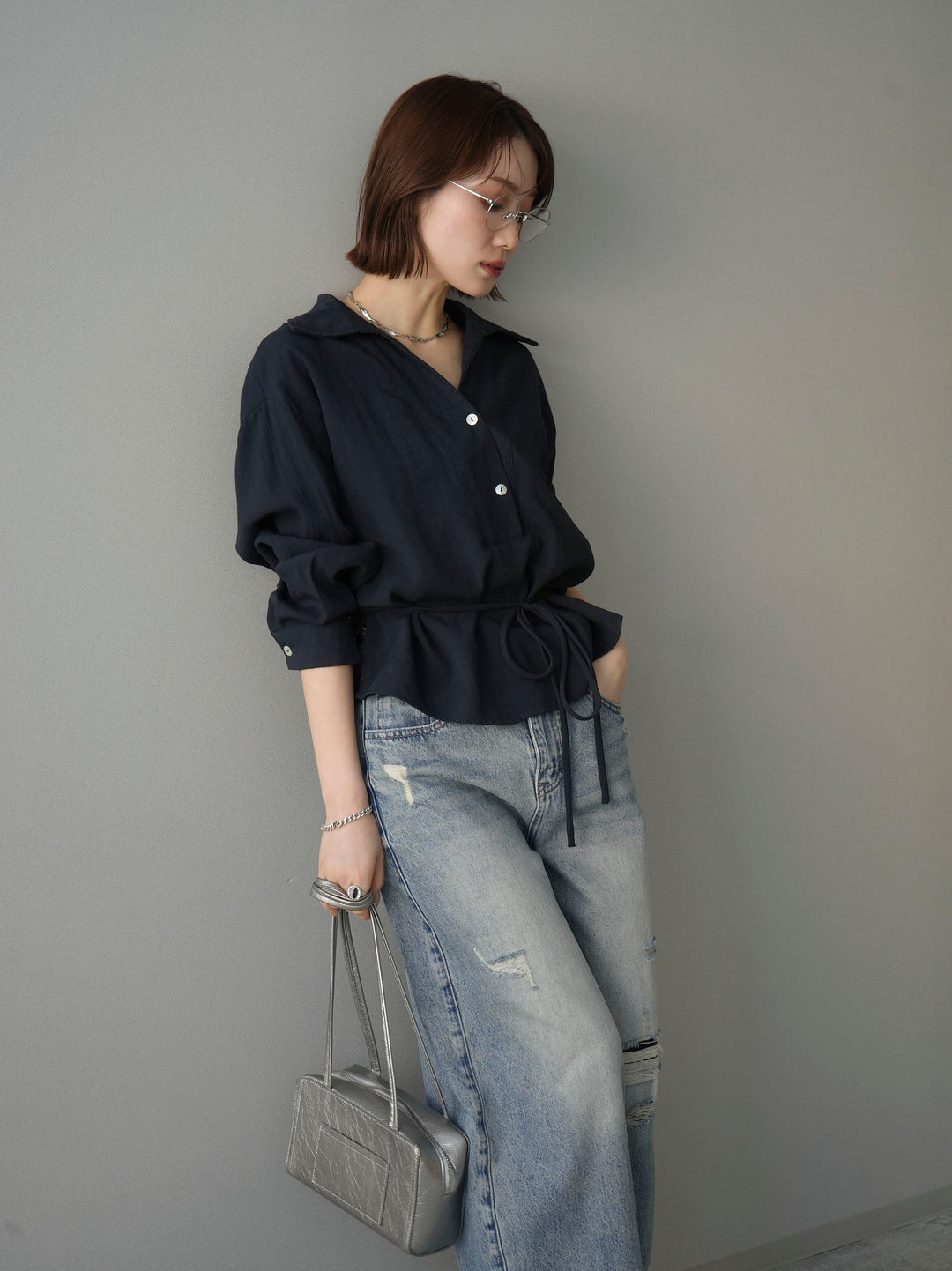 [SET]Vネック変形ラインシャツ+選べるアクセセット(2set)