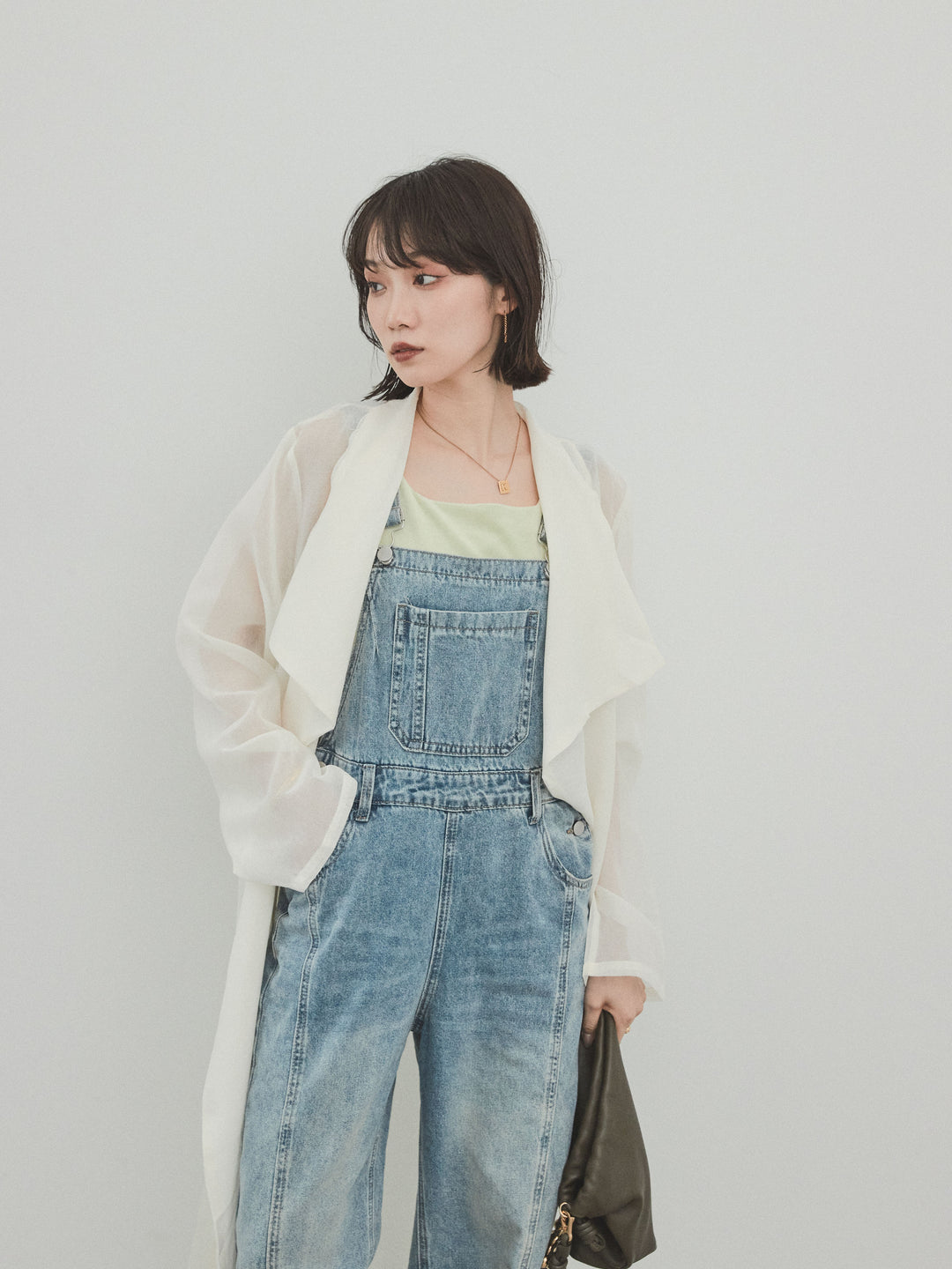 [SET] 中縫牛仔背帶褲 + 透視長版外套（2 件組）