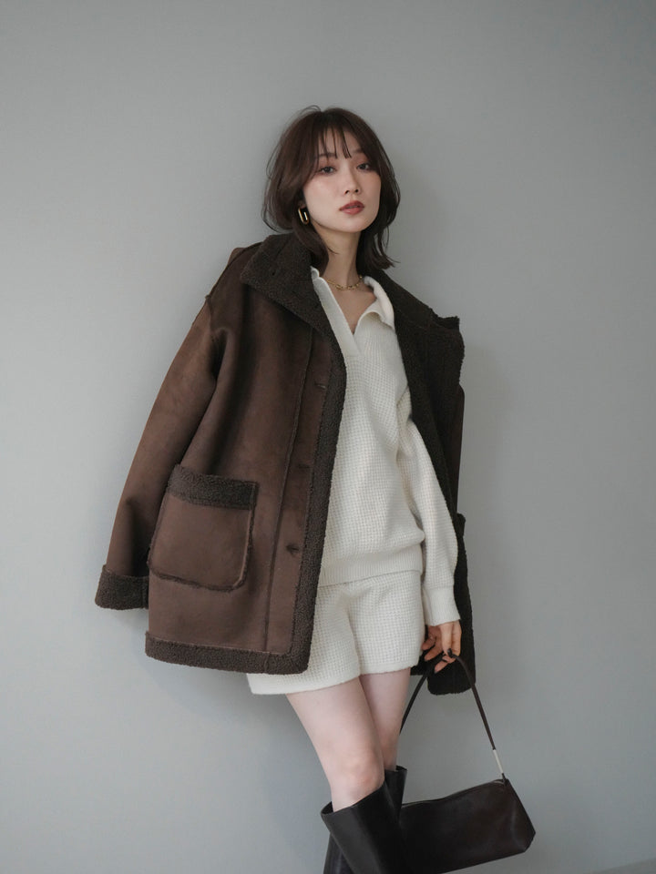[予約]スタンドネックフェイクムートンミディアムコート/brown