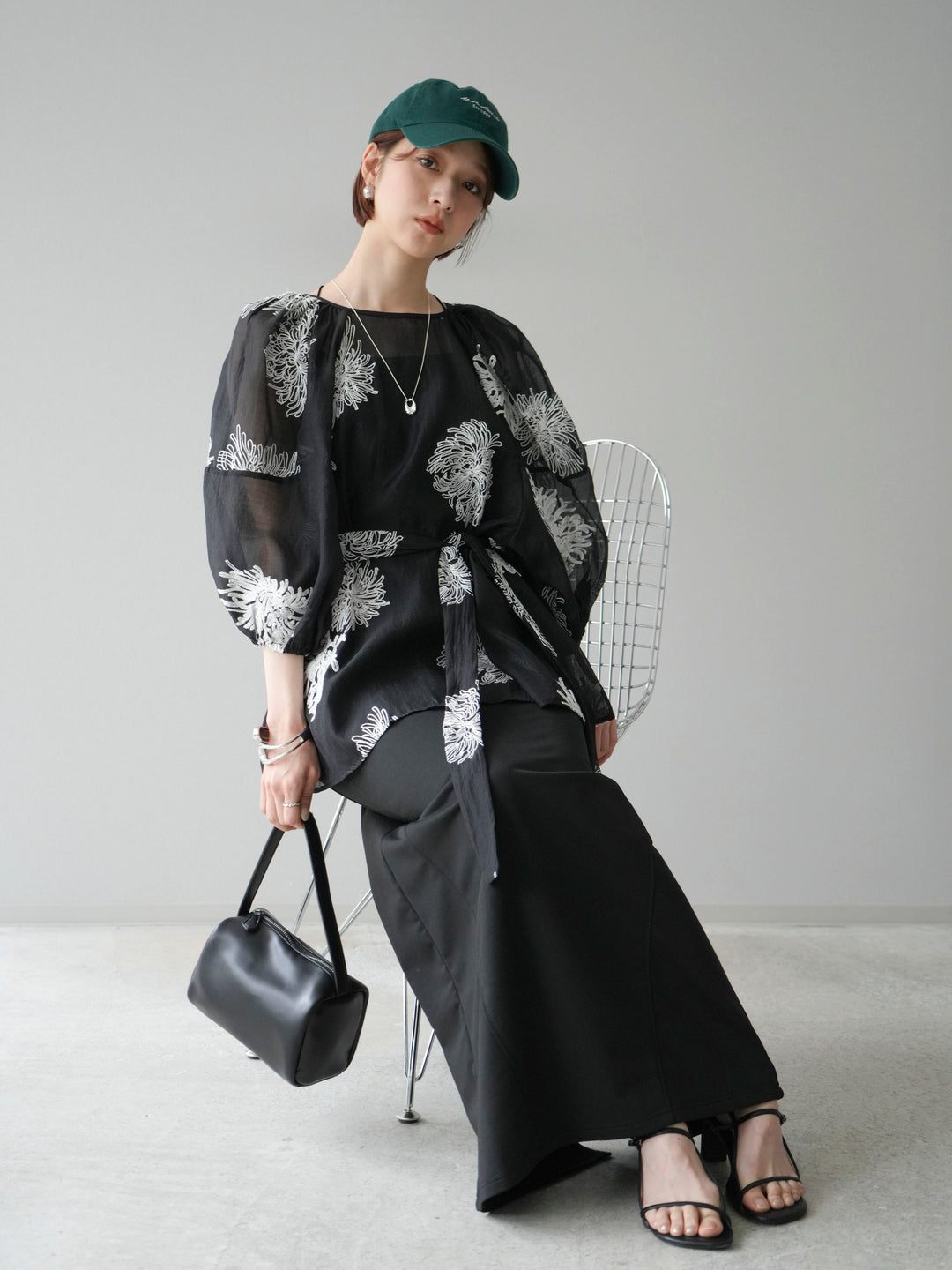 [予約]刺繍シアーバルーンスリーブブラウス/ブラック