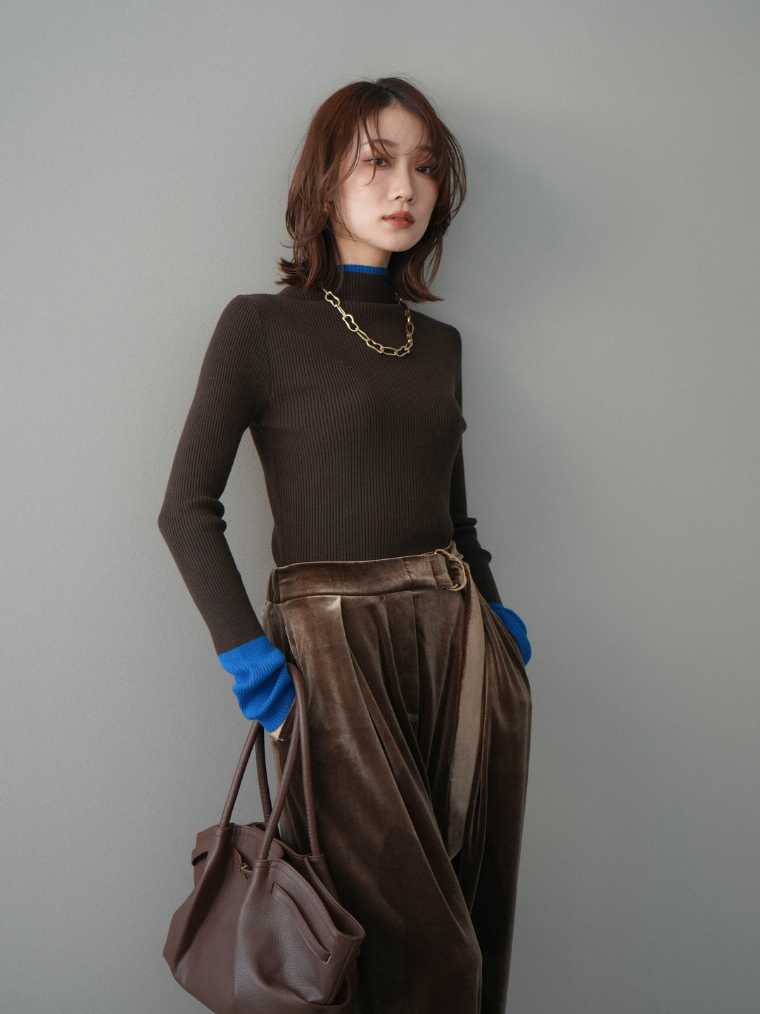 [予約]袖ボタンハイネック配色リブニットトップス/brown