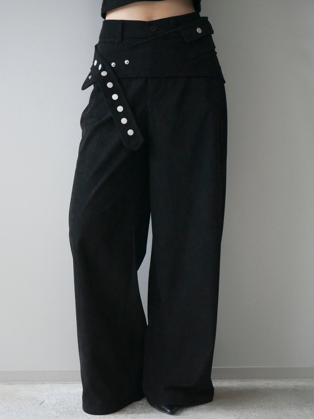 [予約]コーデュロイ巻きベルト付きパンツ/black