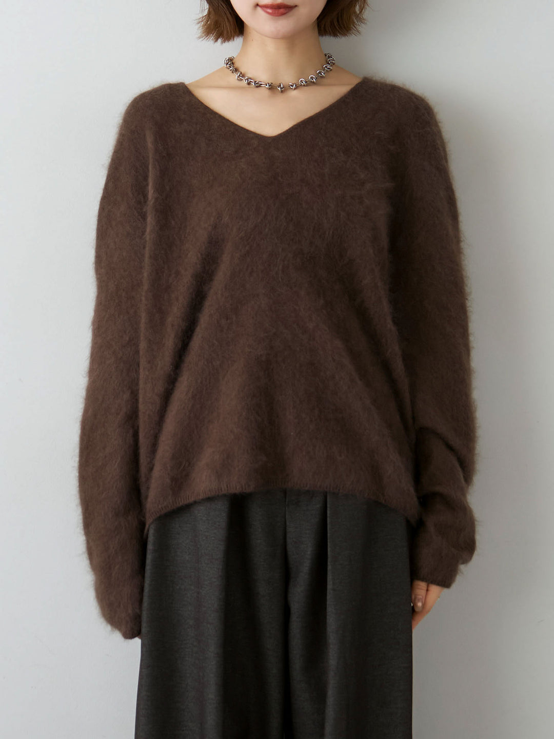 [予約]カシミア混フェザータッチVネックニットトップス/brown