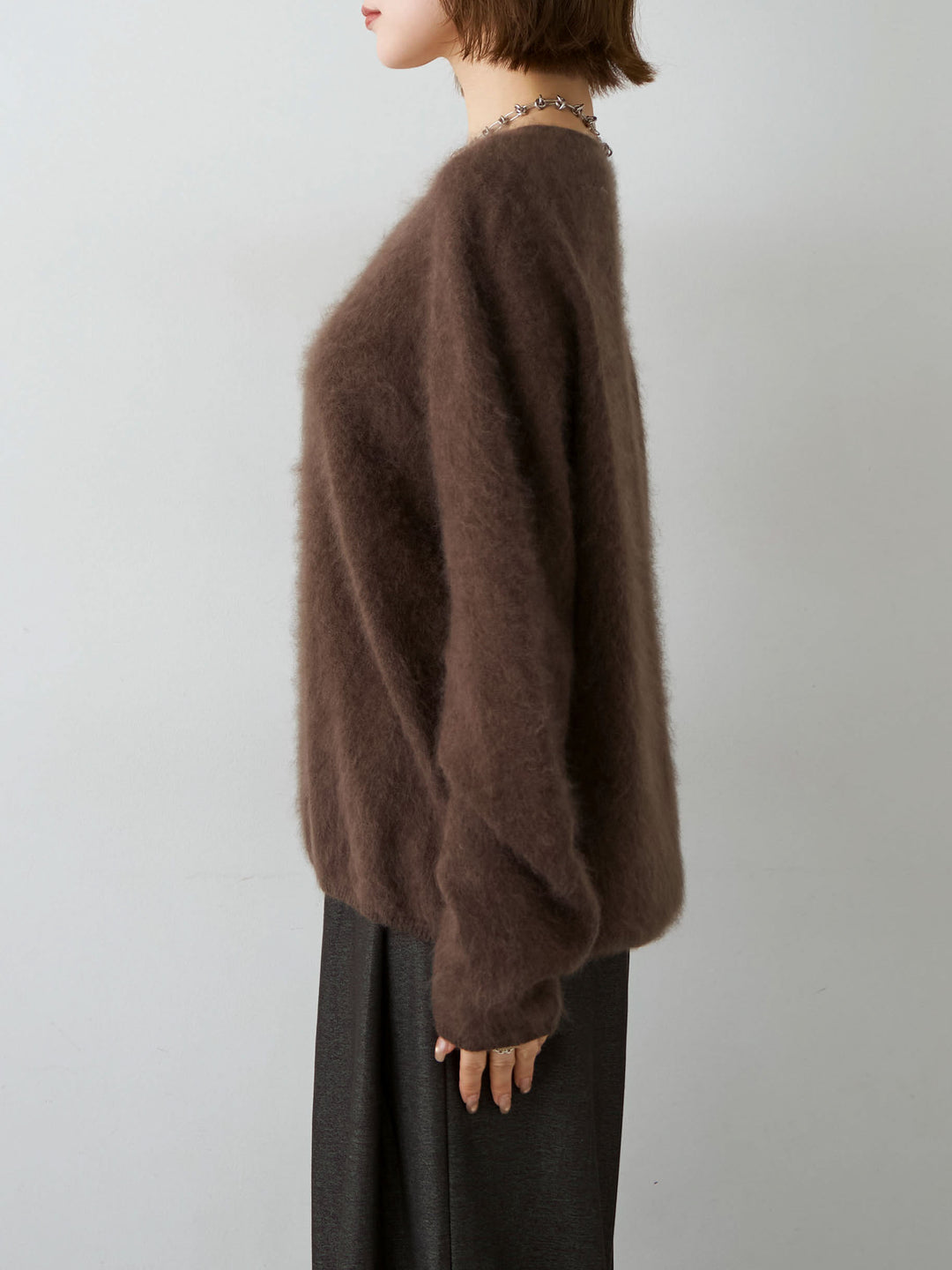 [予約]カシミア混フェザータッチVネックニットトップス/brown