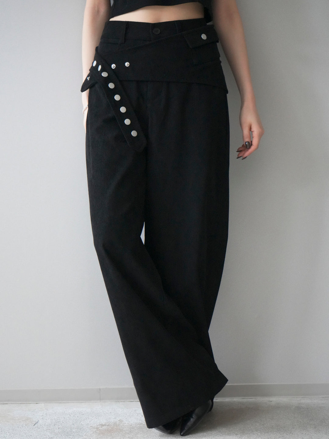 [予約]コーデュロイ巻きベルト付きパンツ/black