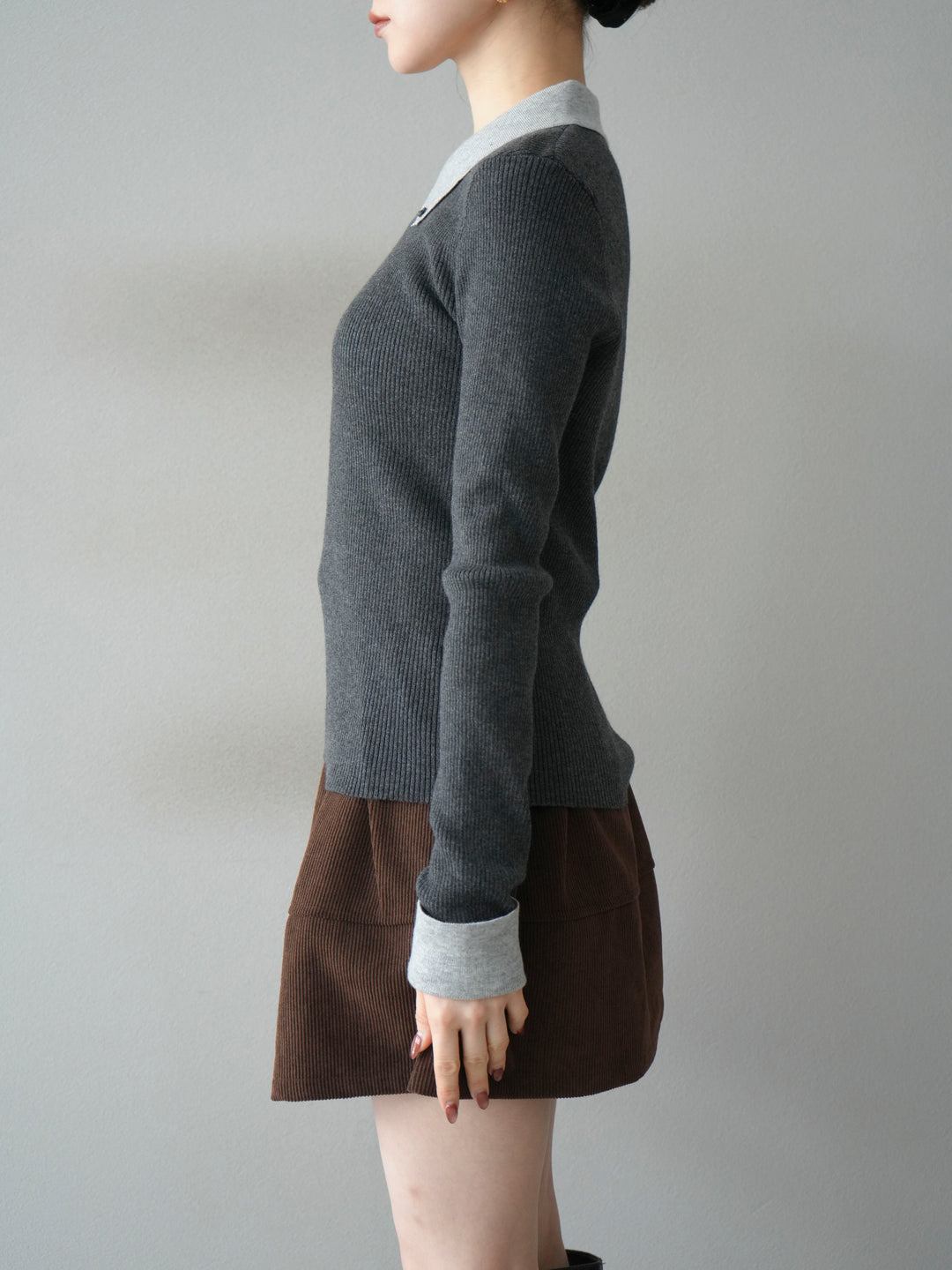 [予約]ニットカフス襟付き配色リブニットトップス/charcoal