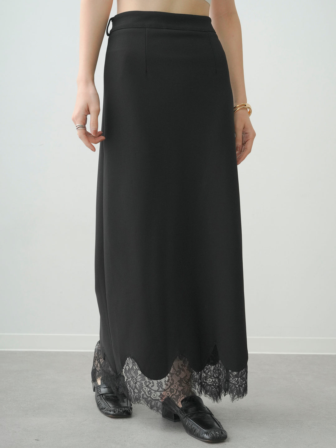 [予約]レースヘムストレッチIラインスカート/black