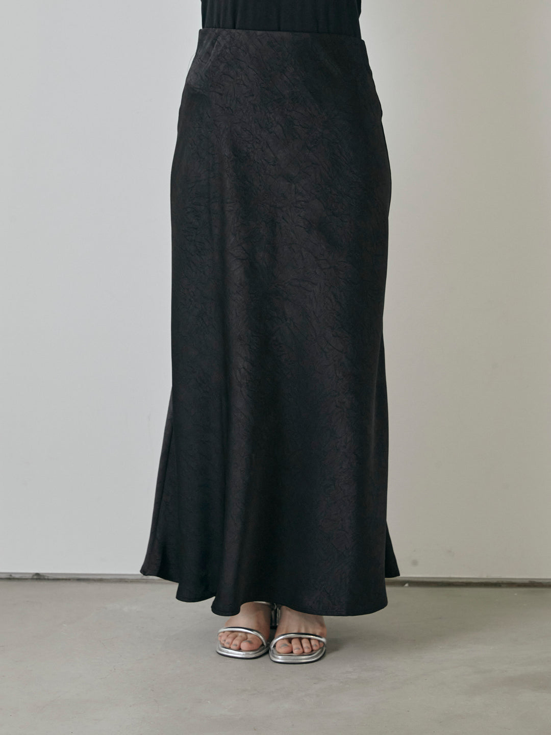 【預購】緞面水洗窄裙/黑色