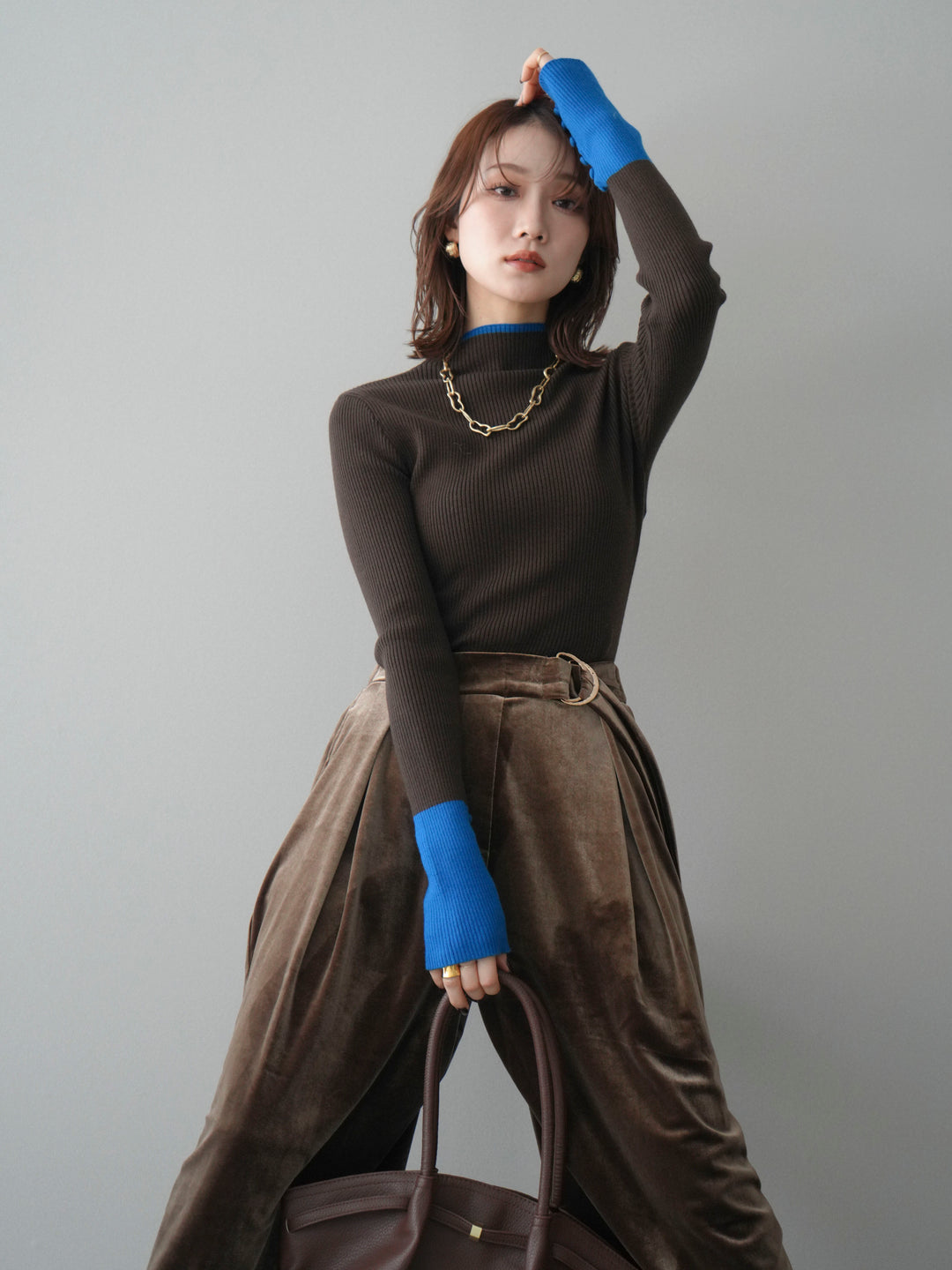 [予約]袖ボタンハイネック配色リブニットトップス/brown