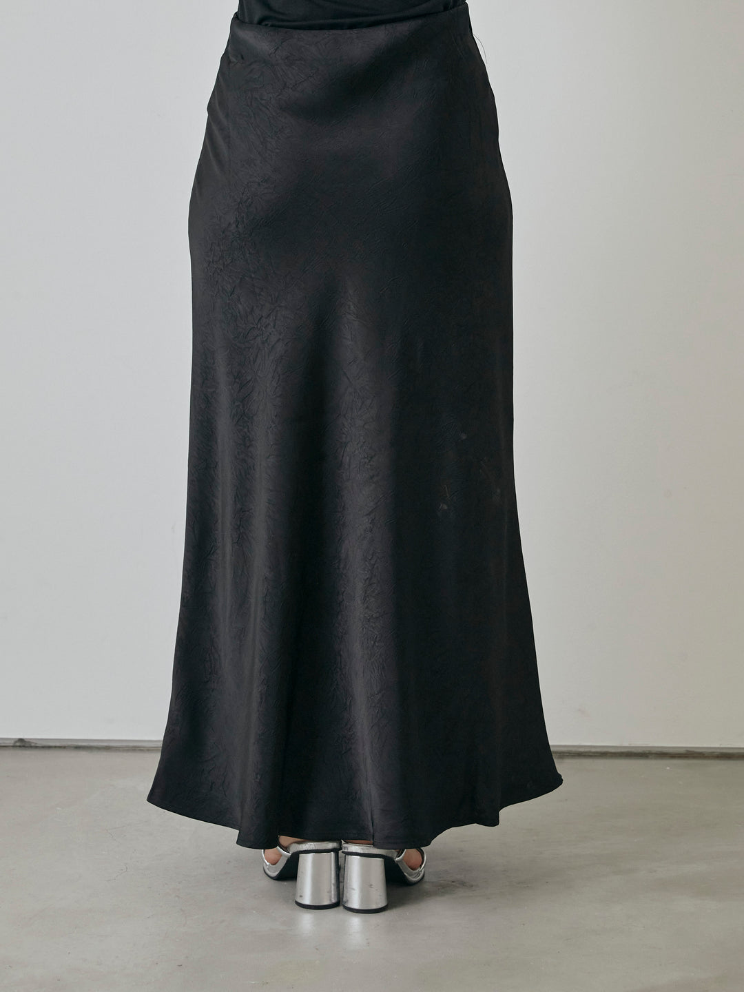 【預購】緞面水洗窄裙/黑色