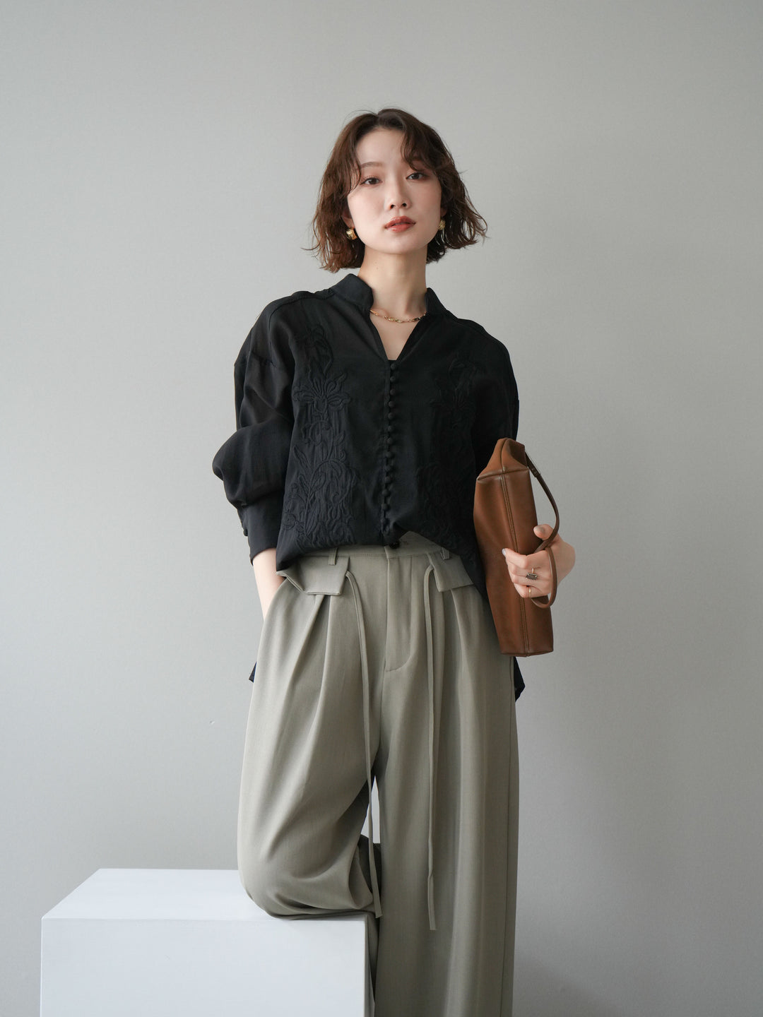 [予約]フロントコードエンブロイダリーブラウス/black