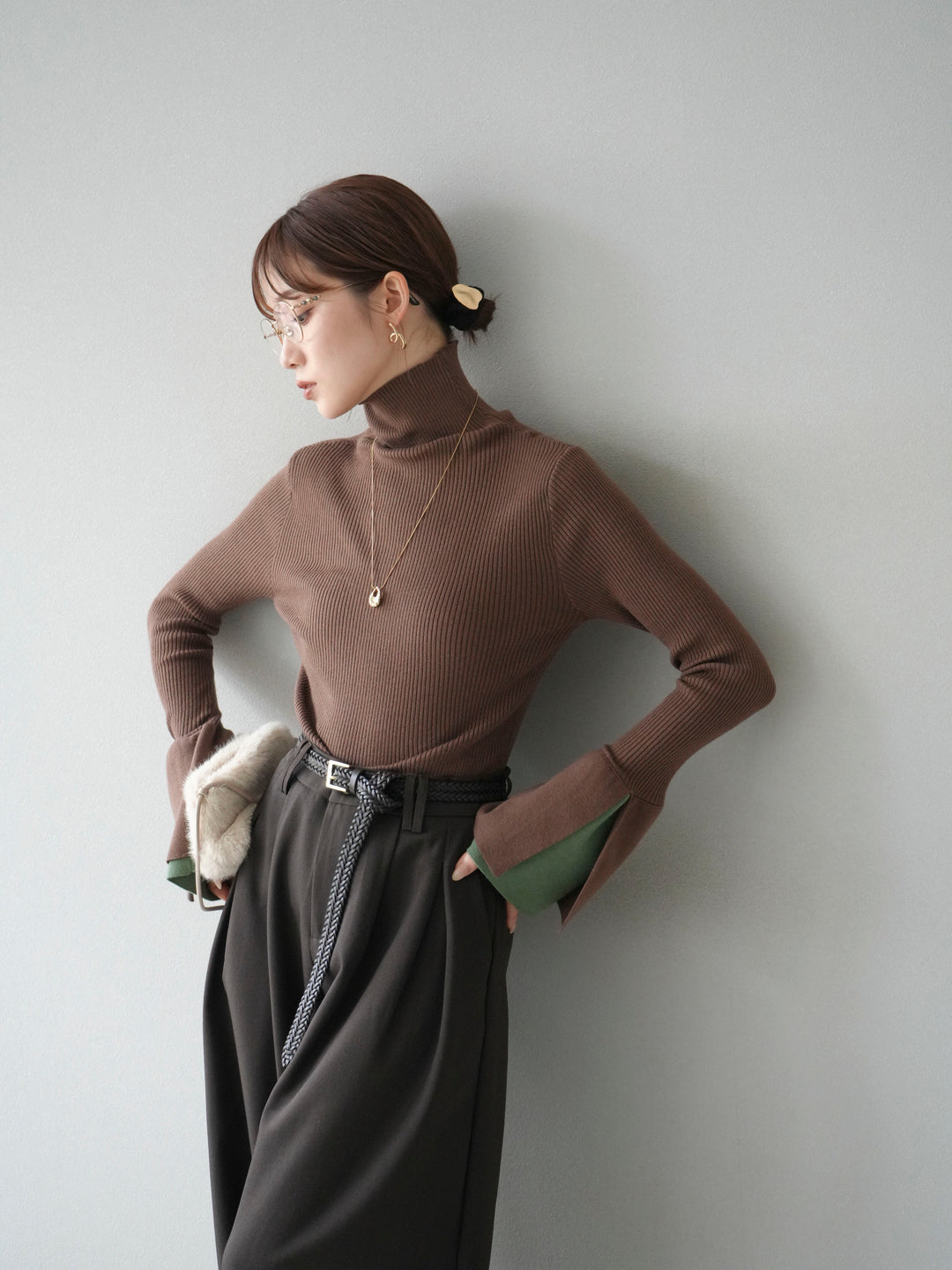 [SET] 疊層喇叭袖高領針織上衣 + 雙褶寬褲 (2 套)