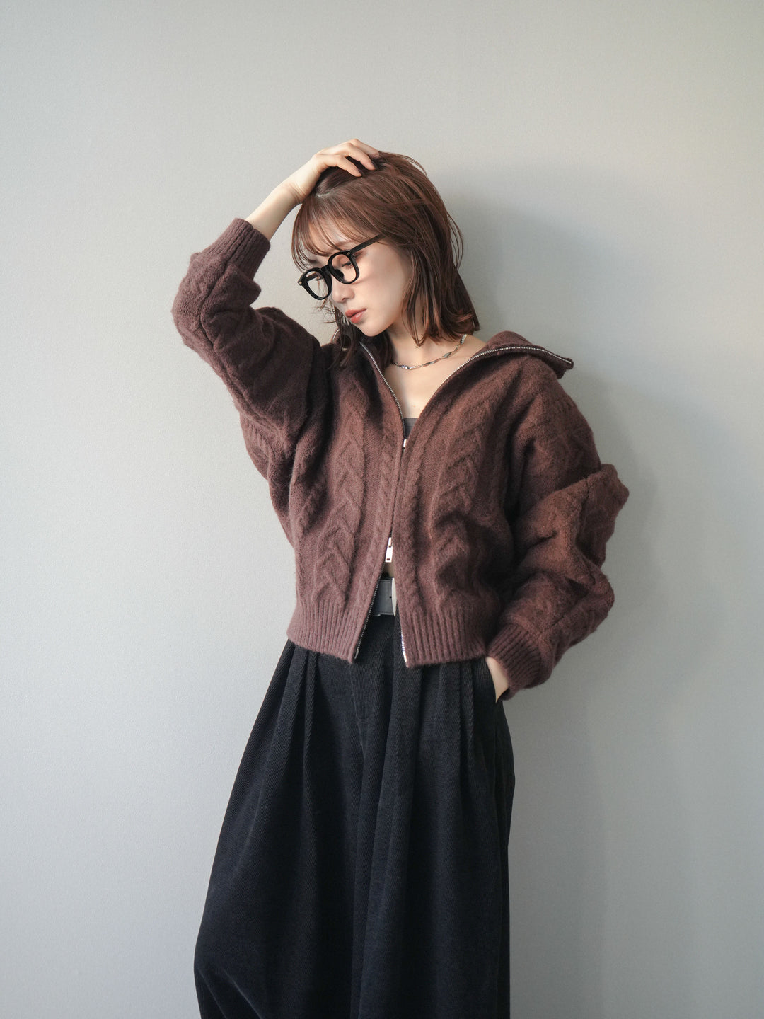 [予約]ケーブル編みハイネックZIPニットカーディガン/brown