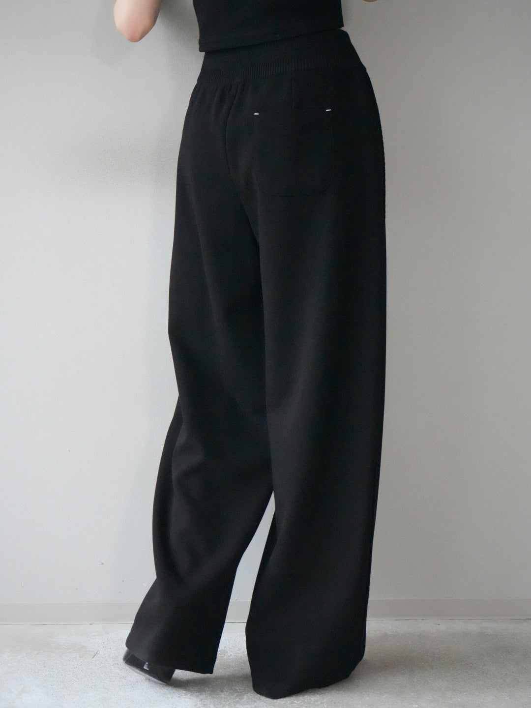 [予約]ステッチデザインウエストリブニットスエットパンツ/black