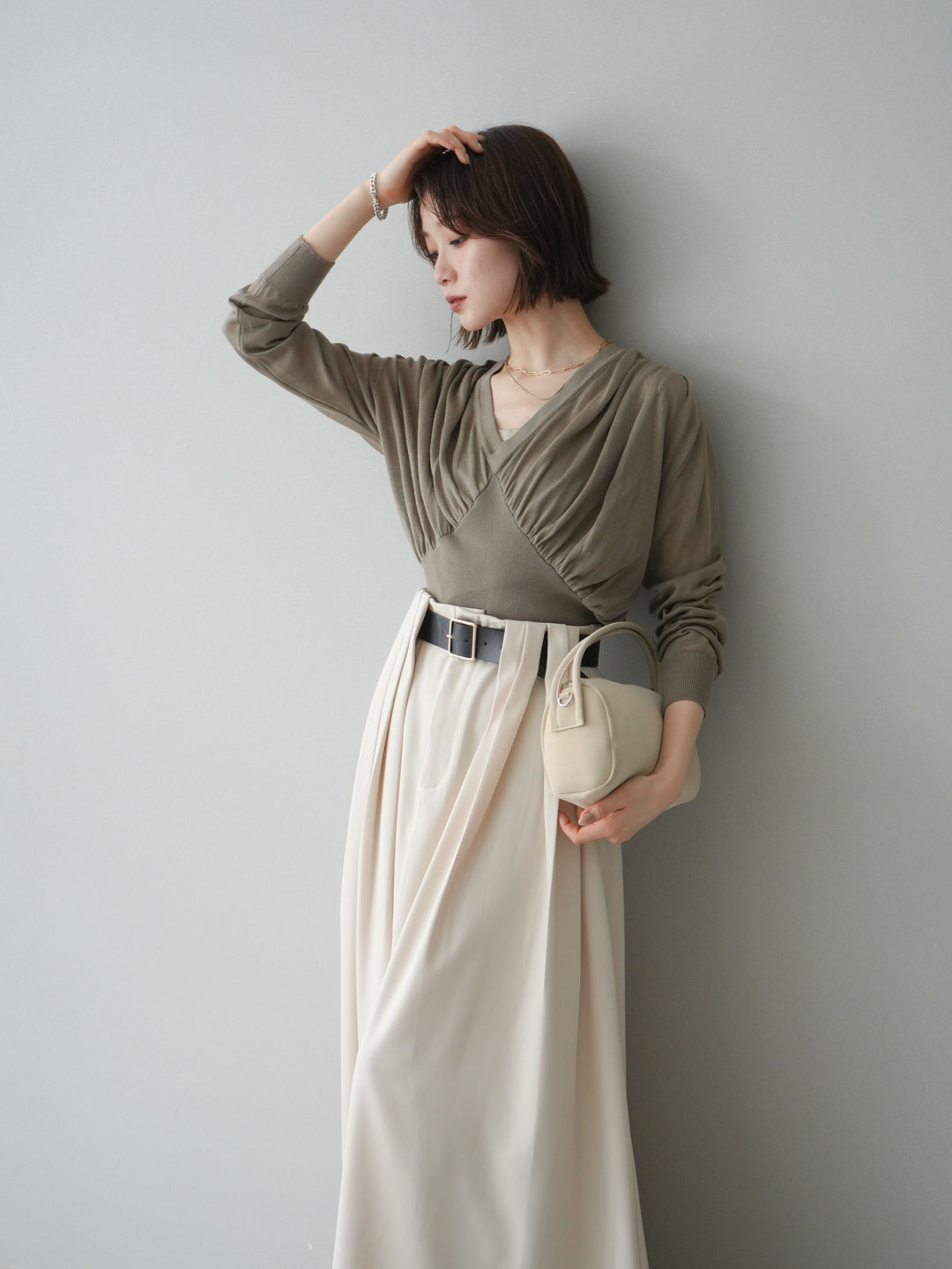 [予約]サイドギャザーVネックニットプルオーバー/beige