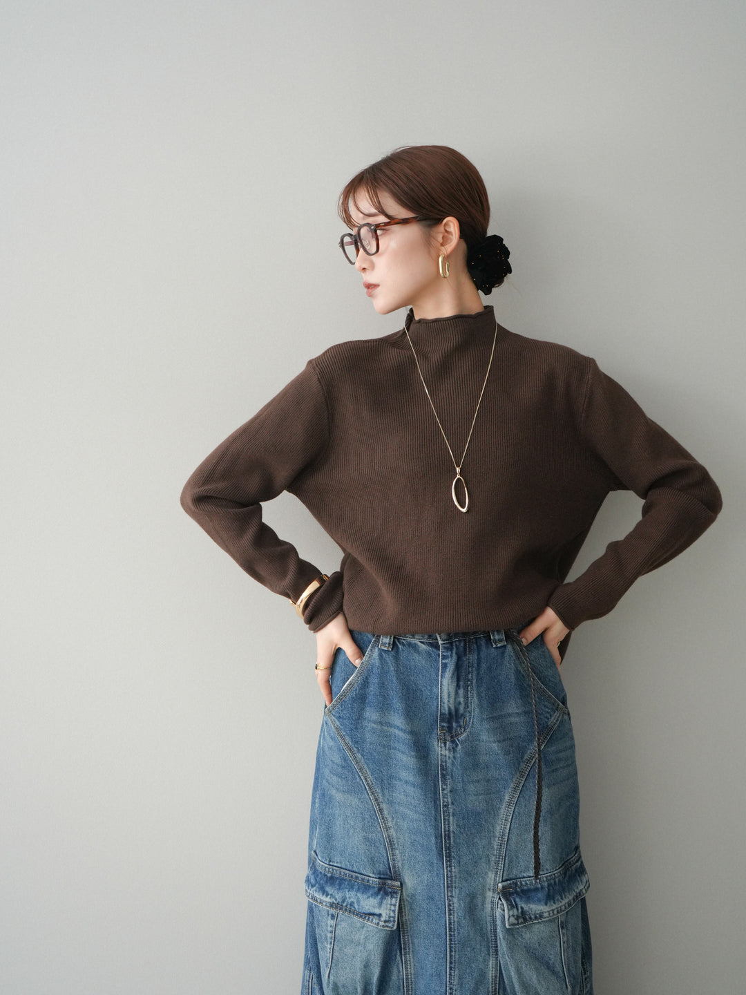 [予約]ボトルネック裾カールリブニットトップス/brown