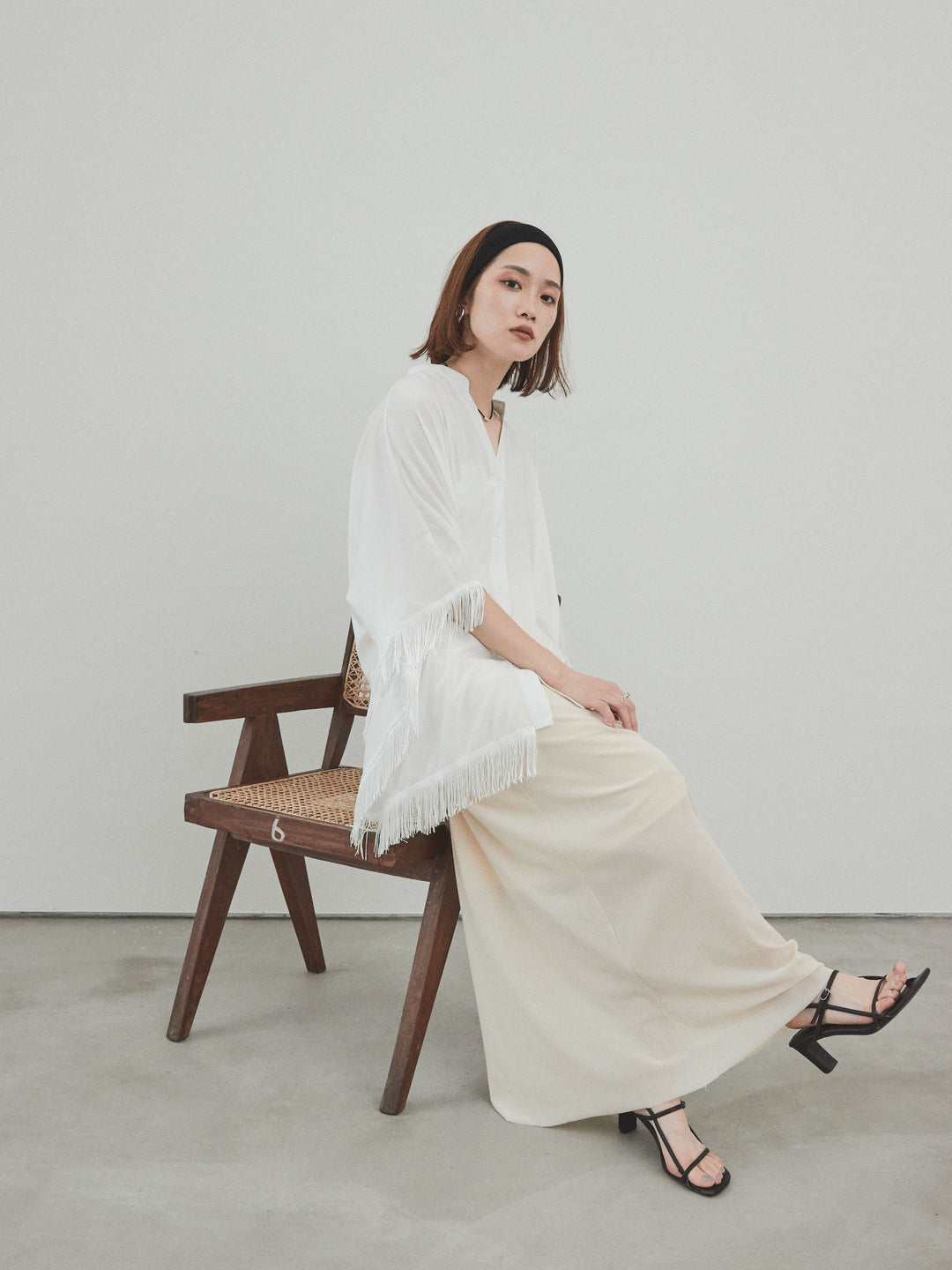 [SET] 方形流蘇斗篷襯衫 + 天鵝絨短裙 (2set)