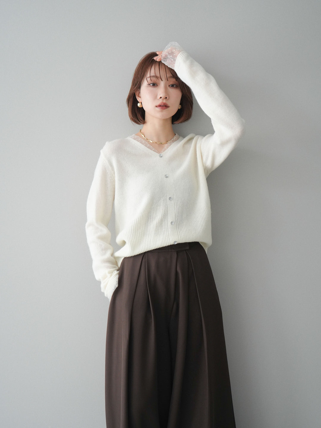 [SET]ドットチュールレイヤードボタンニットトップス+テープベルトタックバギーパンツ(2set)