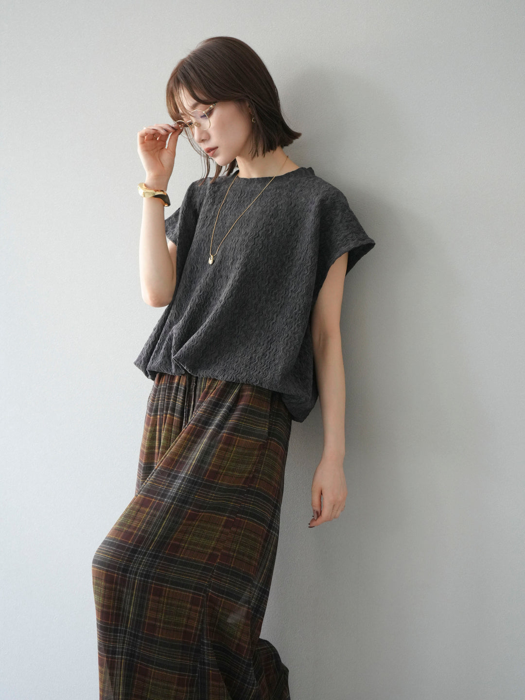 【預購】抽繩下擺提花套頭衫/炭灰色