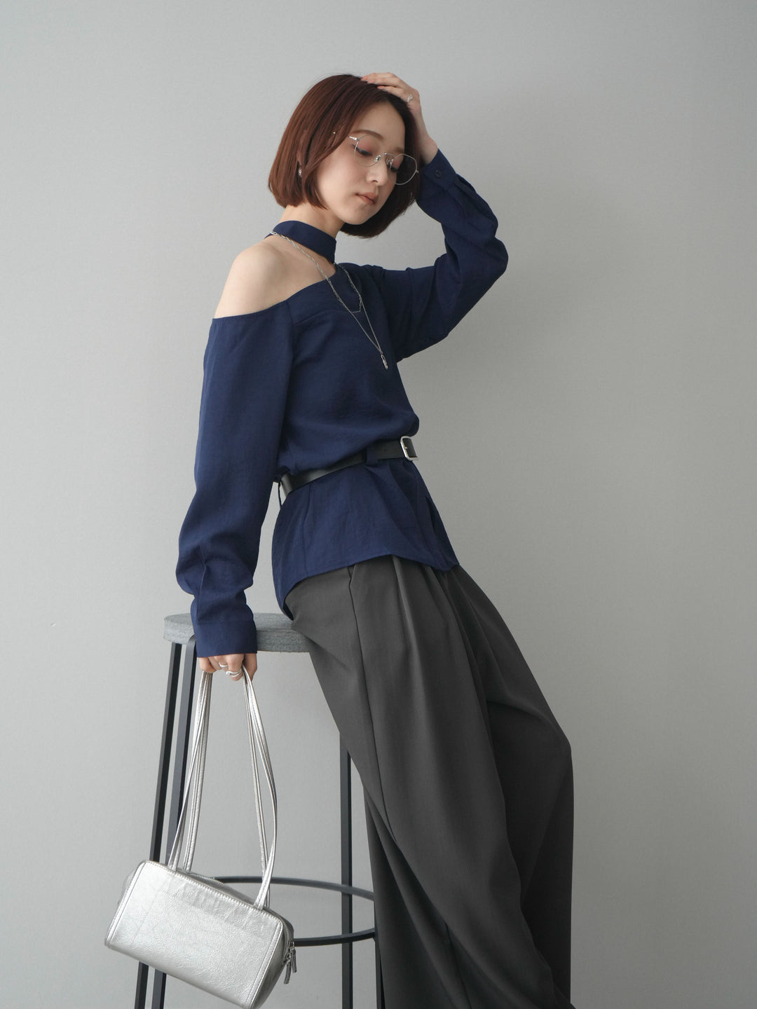 [SET]ベルト付ワンショルダースリットブラウス+ベルト付ワンショルダースリットブラウス(2set)