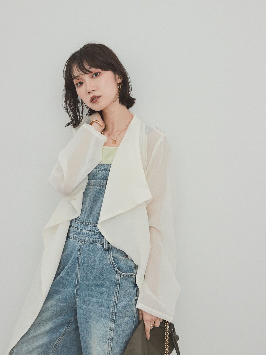 [SET] 中縫牛仔背帶褲 + 透視長版外套（2 件組）