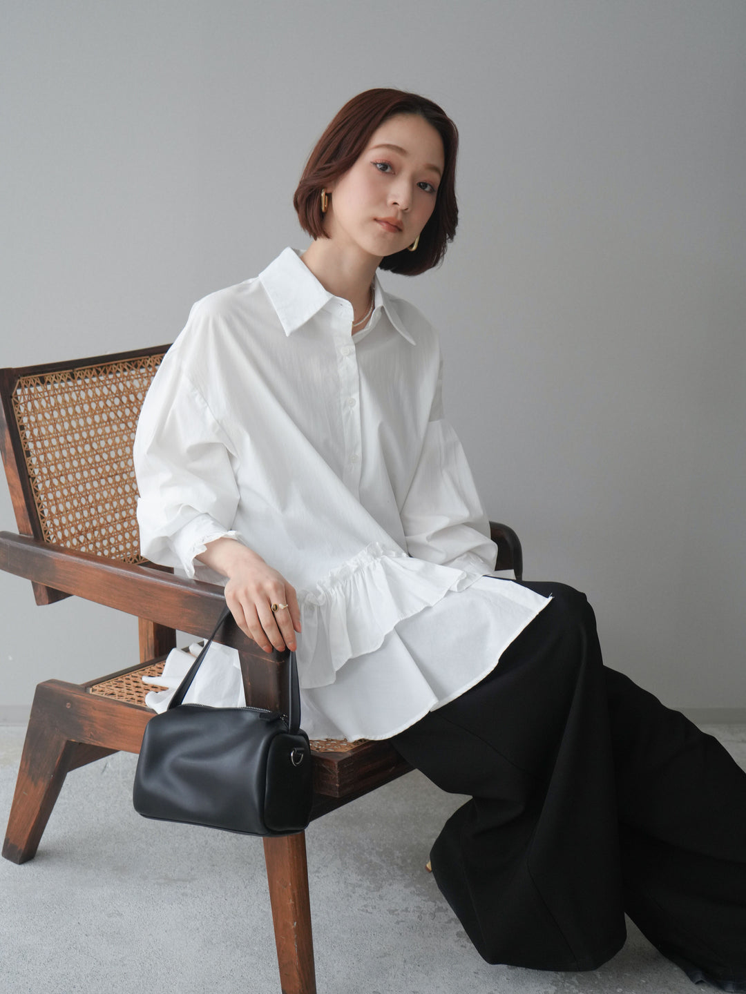 [予約]ラッフルデザインティアードブラウス/white