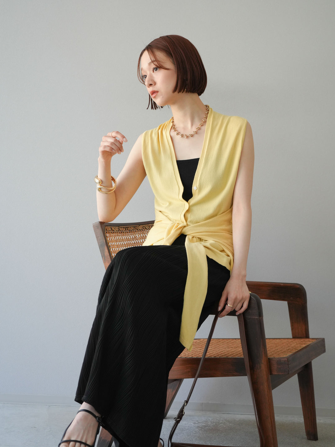 [SET]腰巻きデザインノースリーブニットカーディガン+ウェーブパイピングタイトスカート(2set)