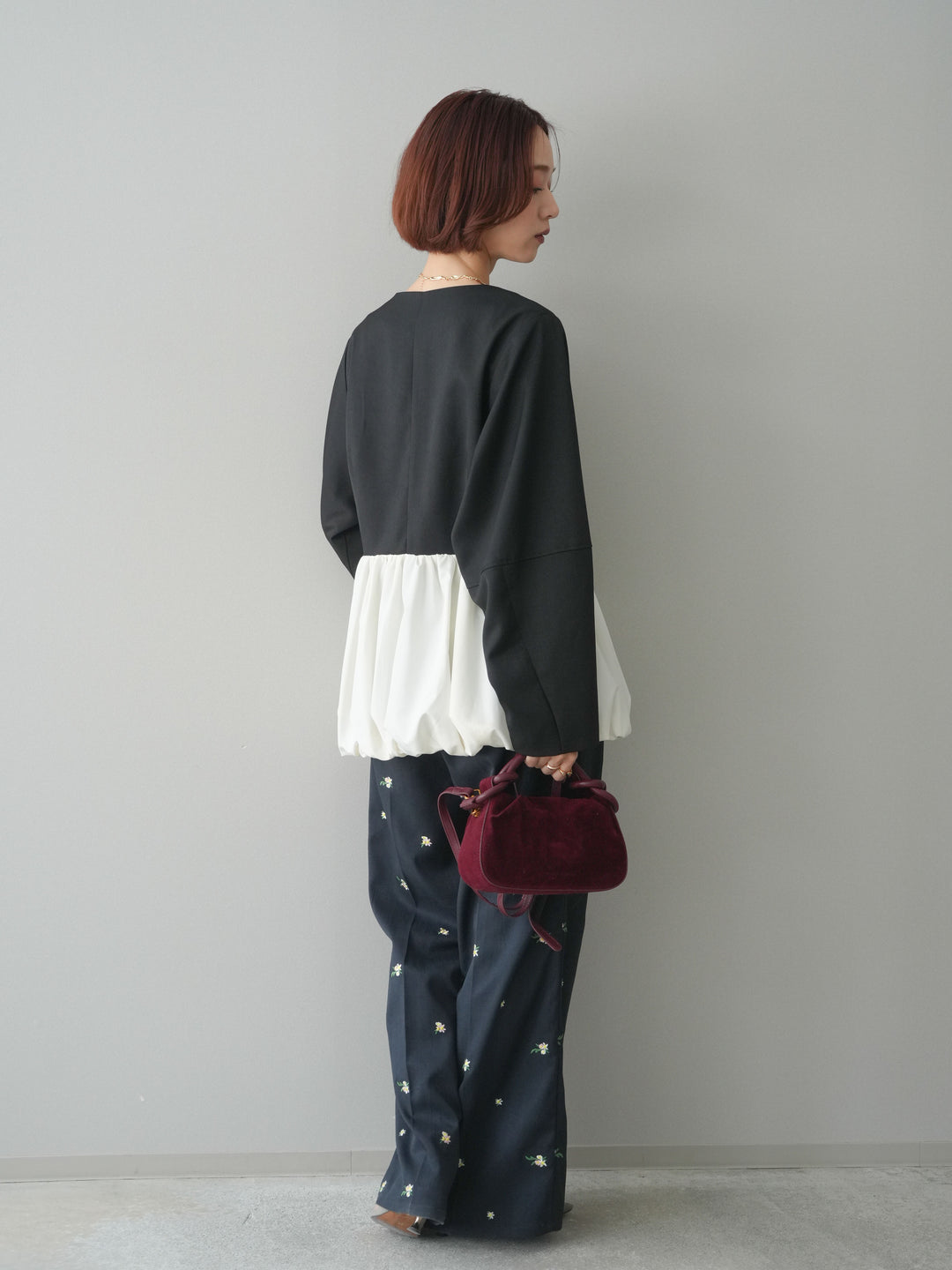 [予約]フラワー刺繍タックパンツ/navy