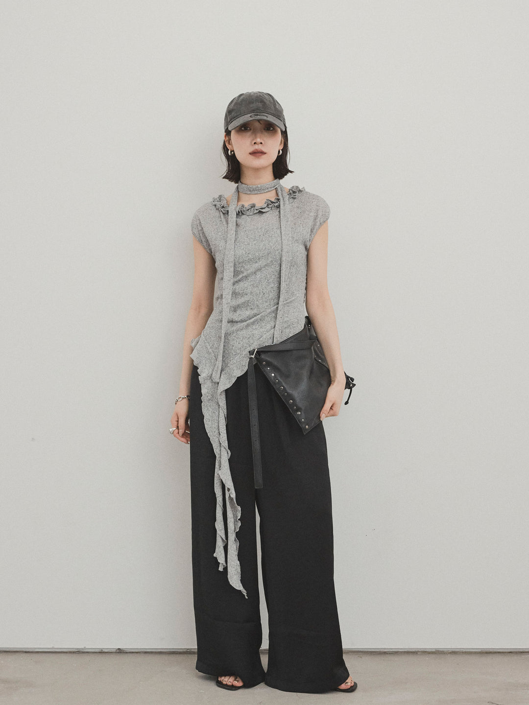 【預購】緞面休閒褲/黑色