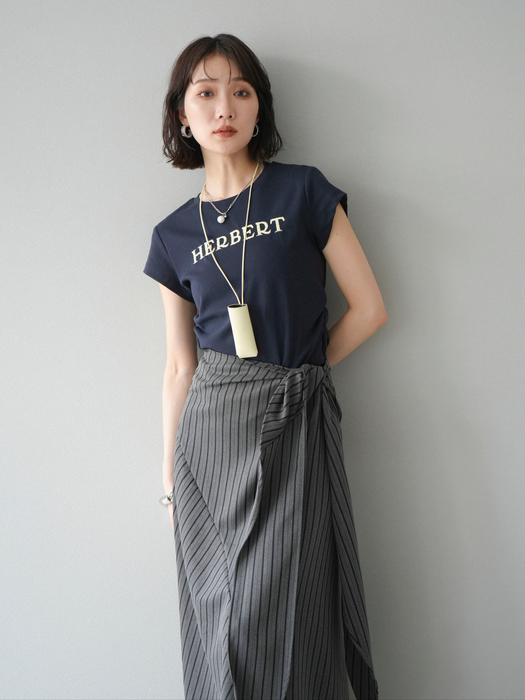 [SET]刺繍ロゴTシャツ＆レザーポーチネックレスSET +サイド巻きツイルスカート(2set)