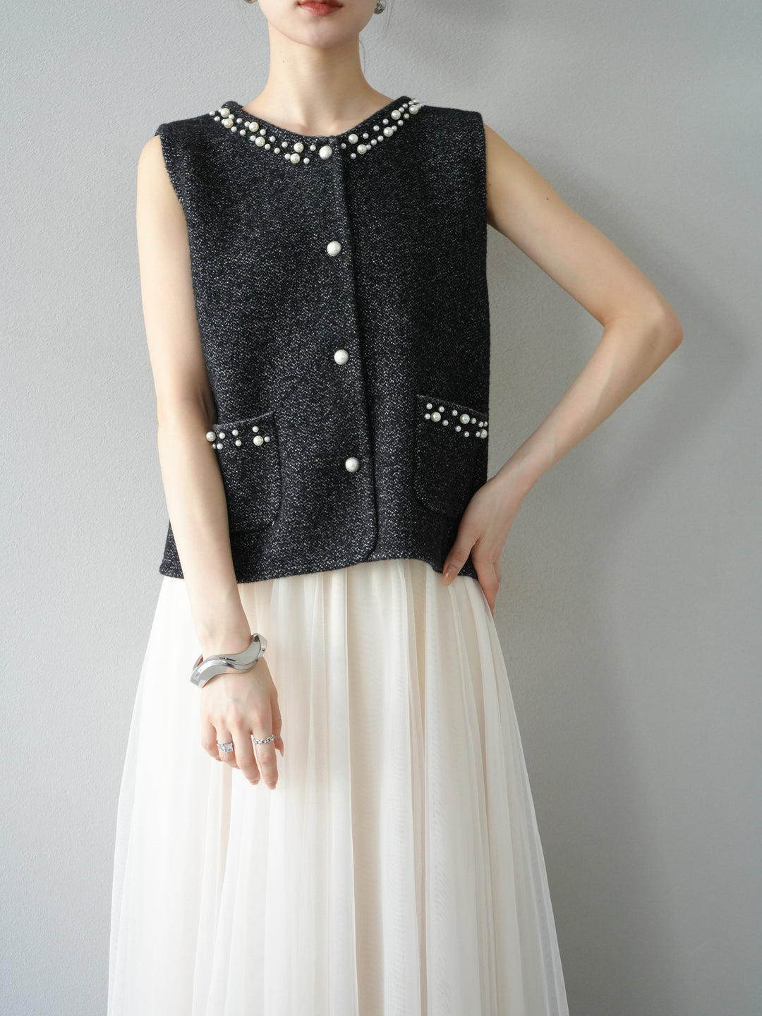 [予約]パールデザインツイードライクニットベスト/ブラック