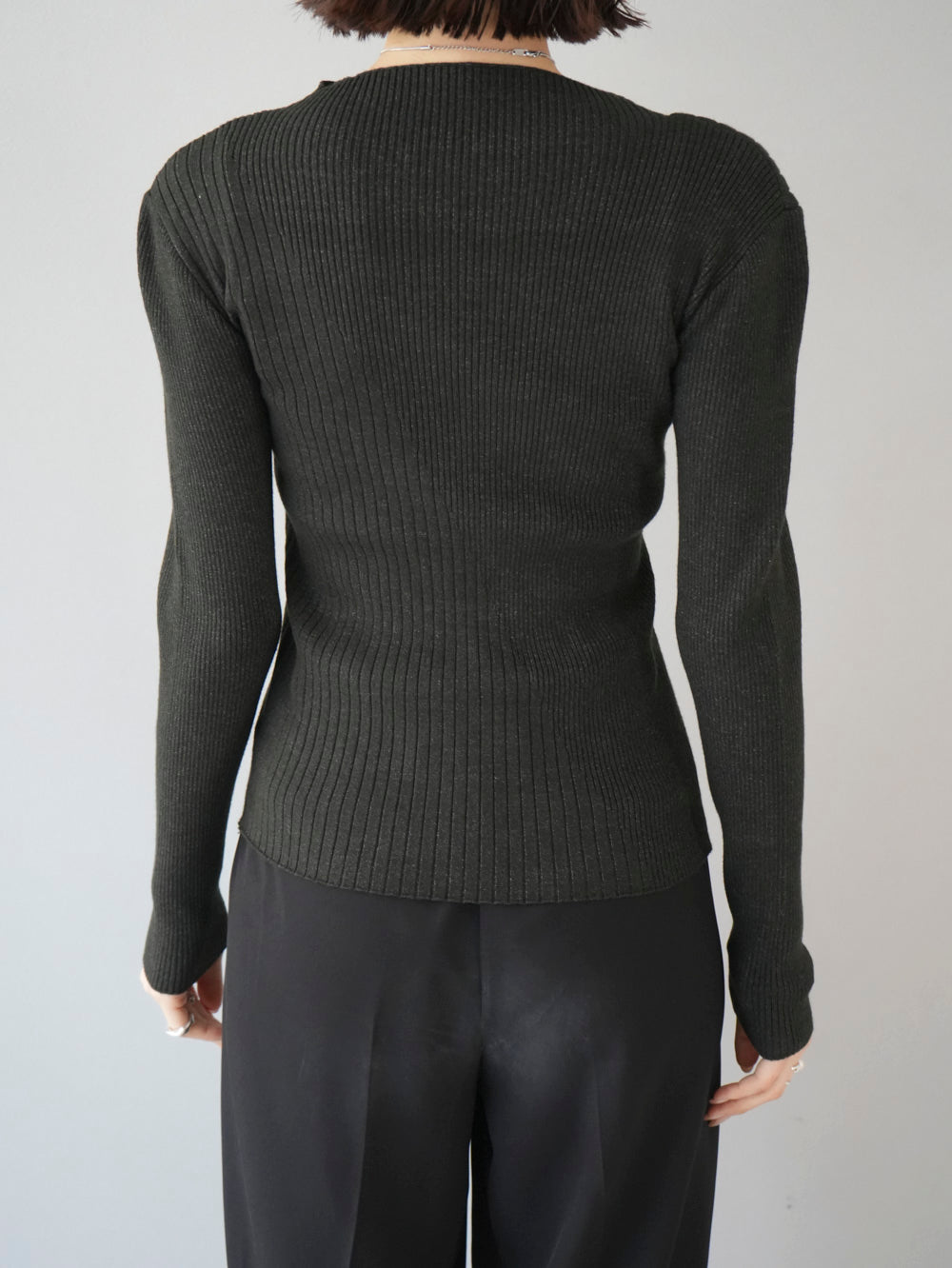 予約]レイヤードデザインリブニットトップス/ブラック – Lumier