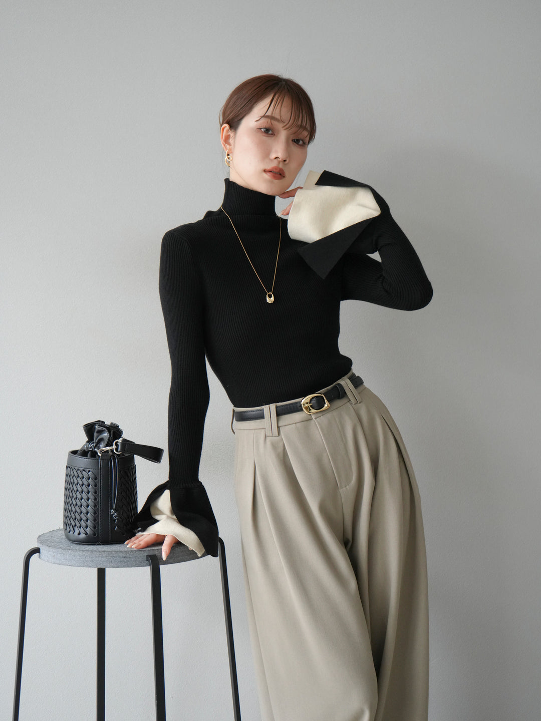 [予約]レイヤードフレアスリーブハイネックニットトップス/ブラック