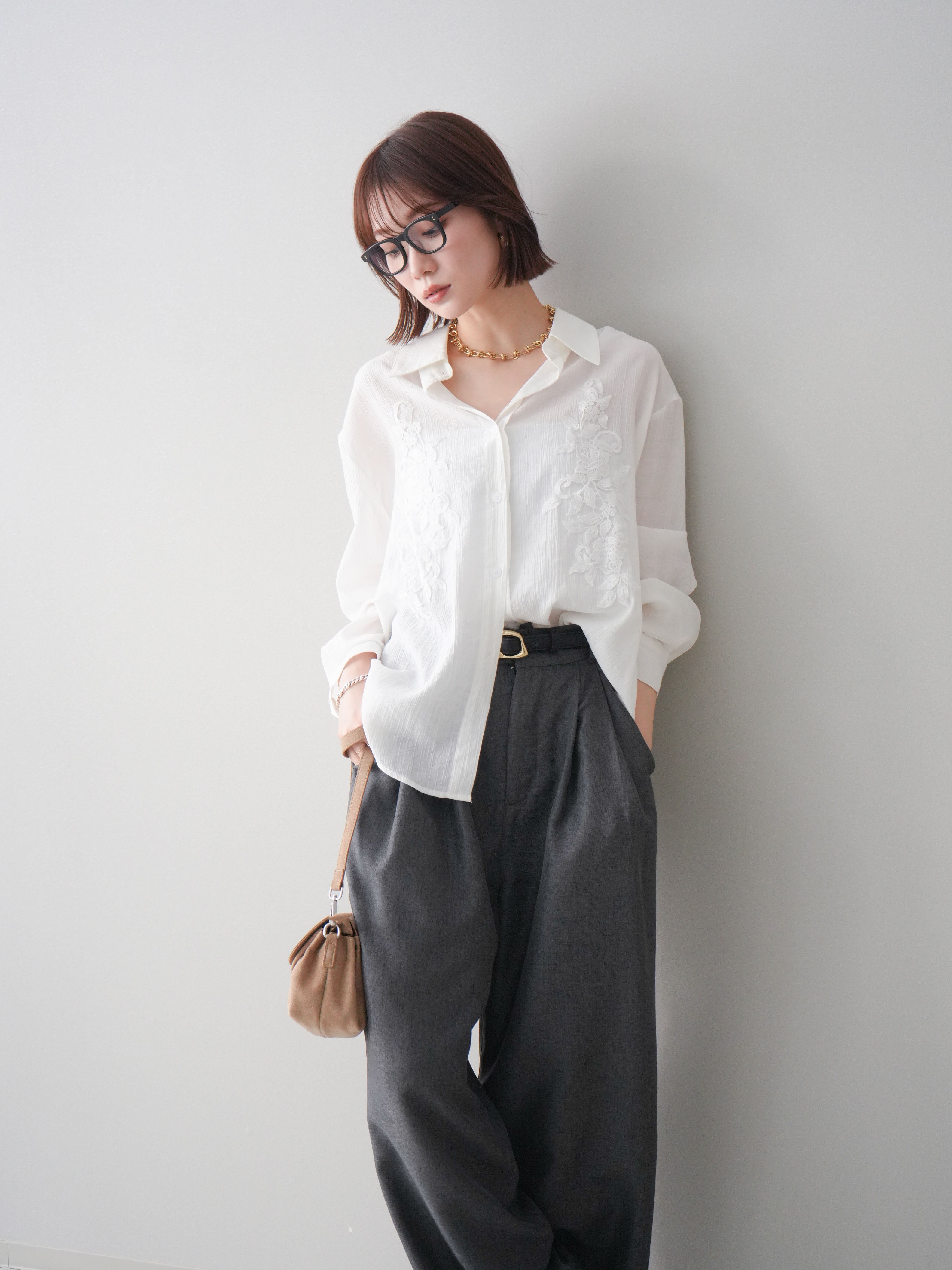 予約]楊柳刺繍ブラウス/white – Lumier