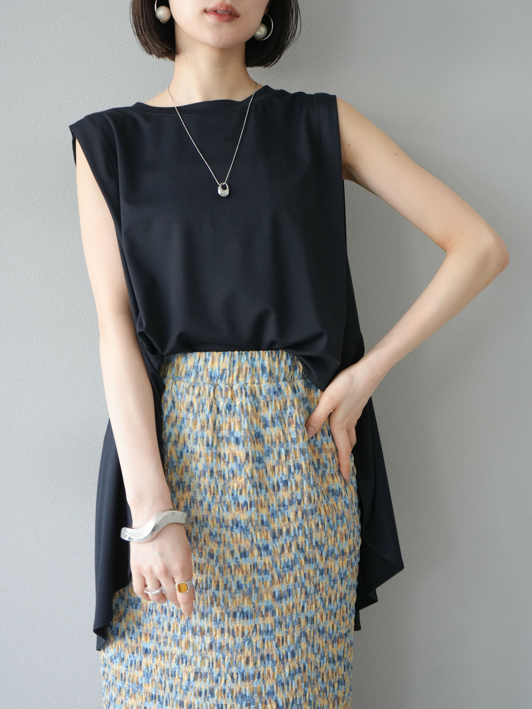 [預訂] Cool Touch Tuck Flare Cut Pullover/黑色