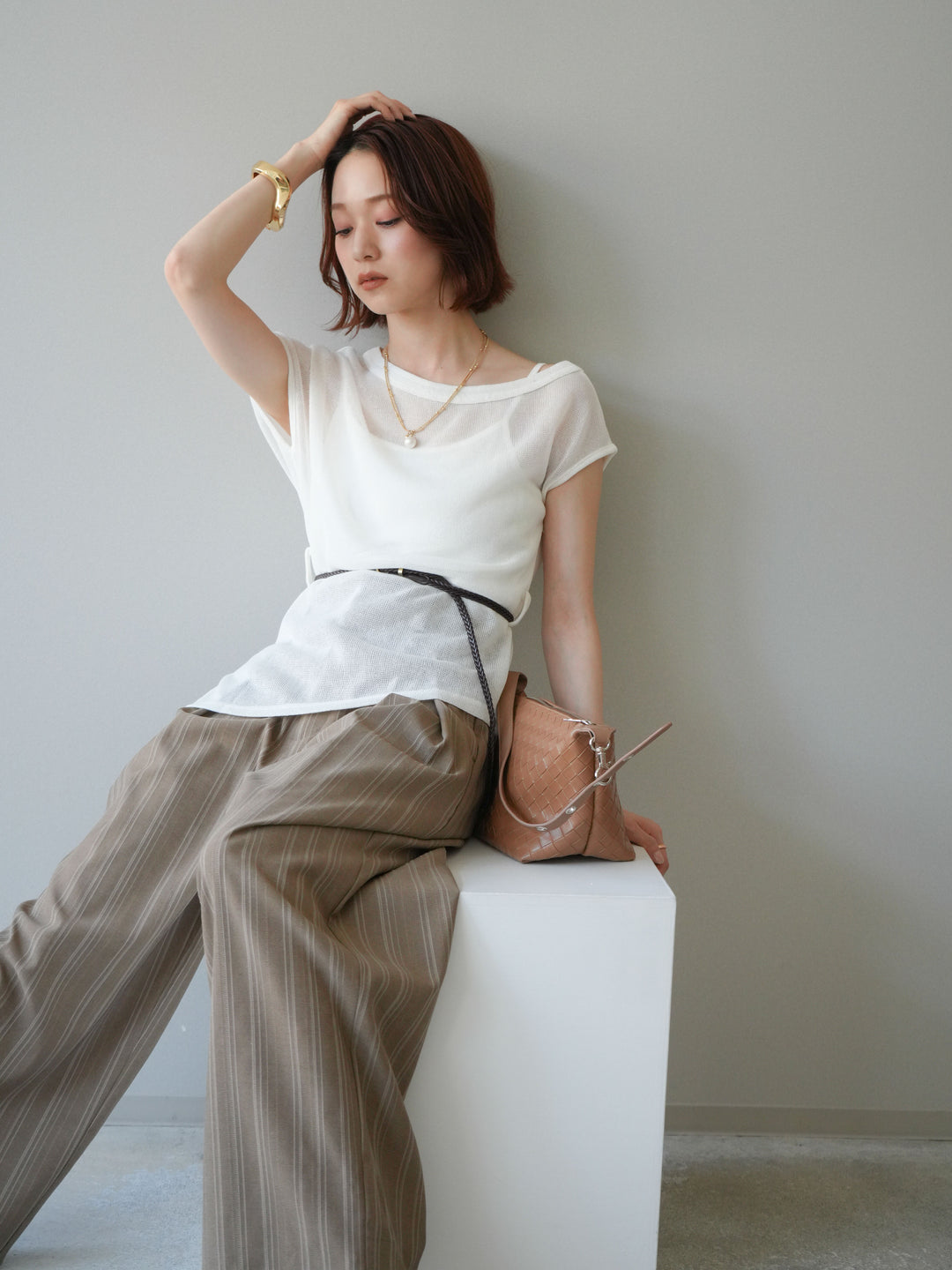 [予約]ベルト付アシメシアーニットトップス/white