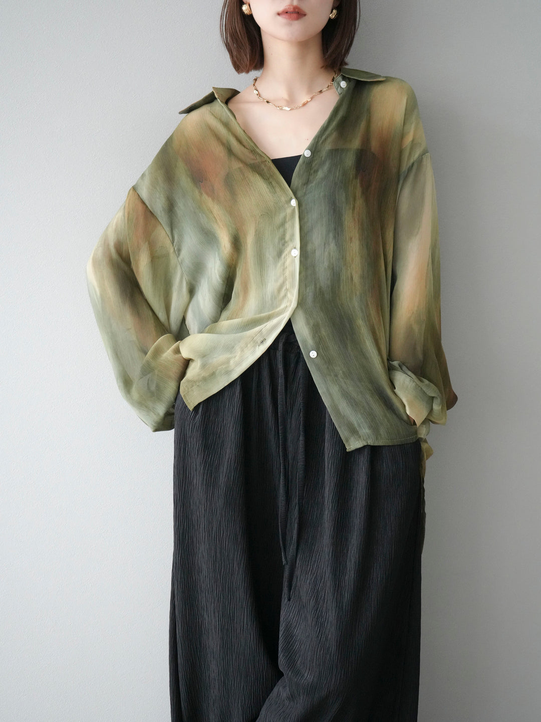 [予約]ニュアンス柄シアーシャツ/グリーン