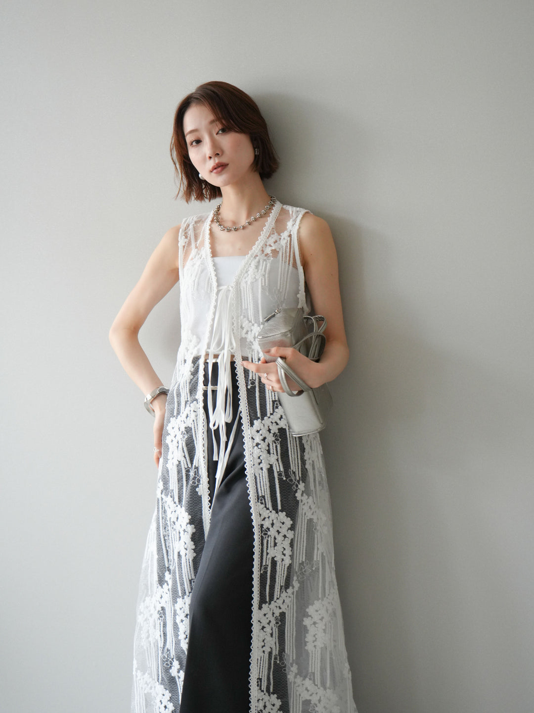 【套裝】設計師蕾絲長洋裝背心+內建胸罩的羅紋抹胸吊帶衫（兩件套）
