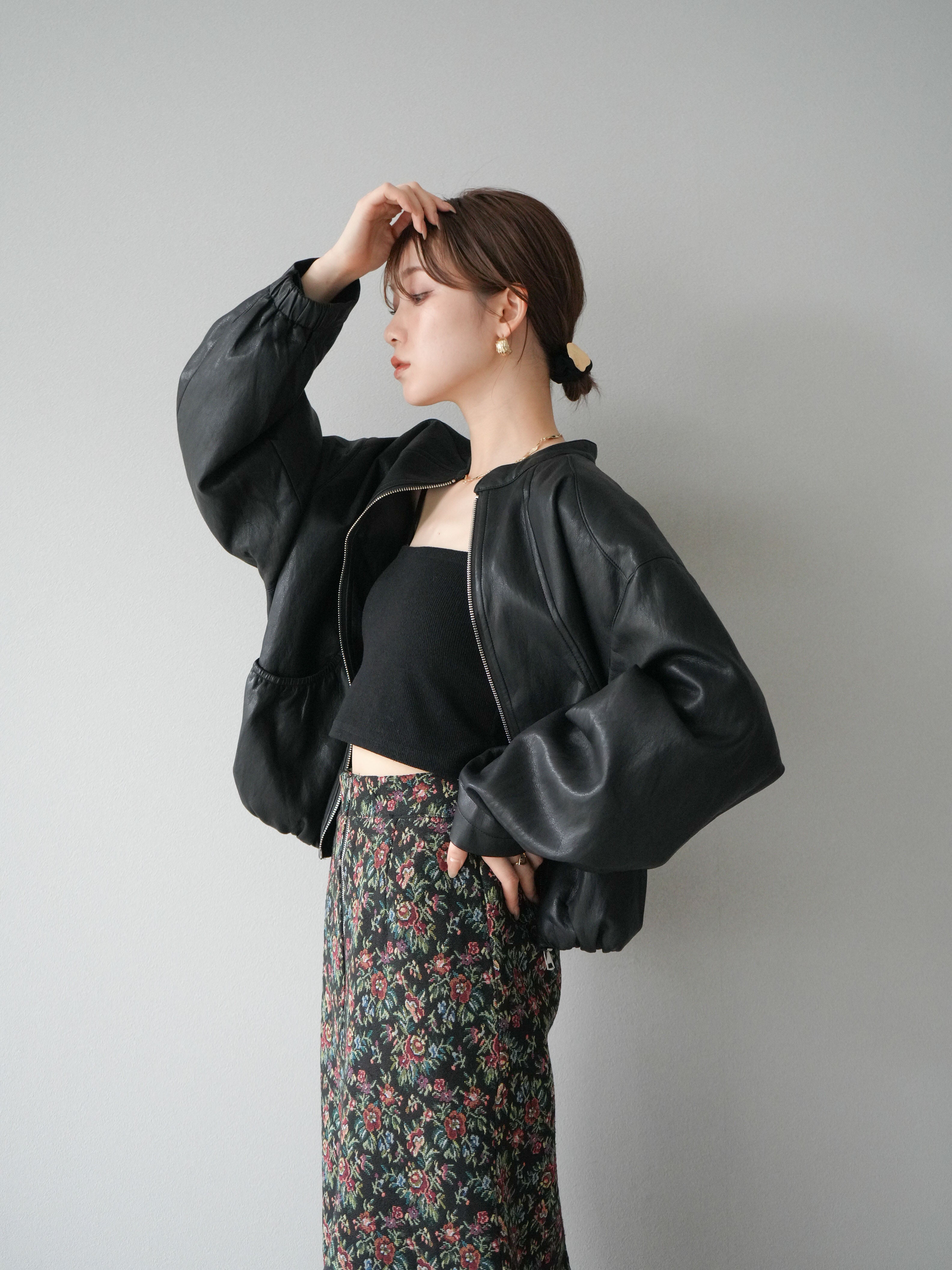 予約]フェイクレザー裾バルーンブルゾン/ブラック – Lumier