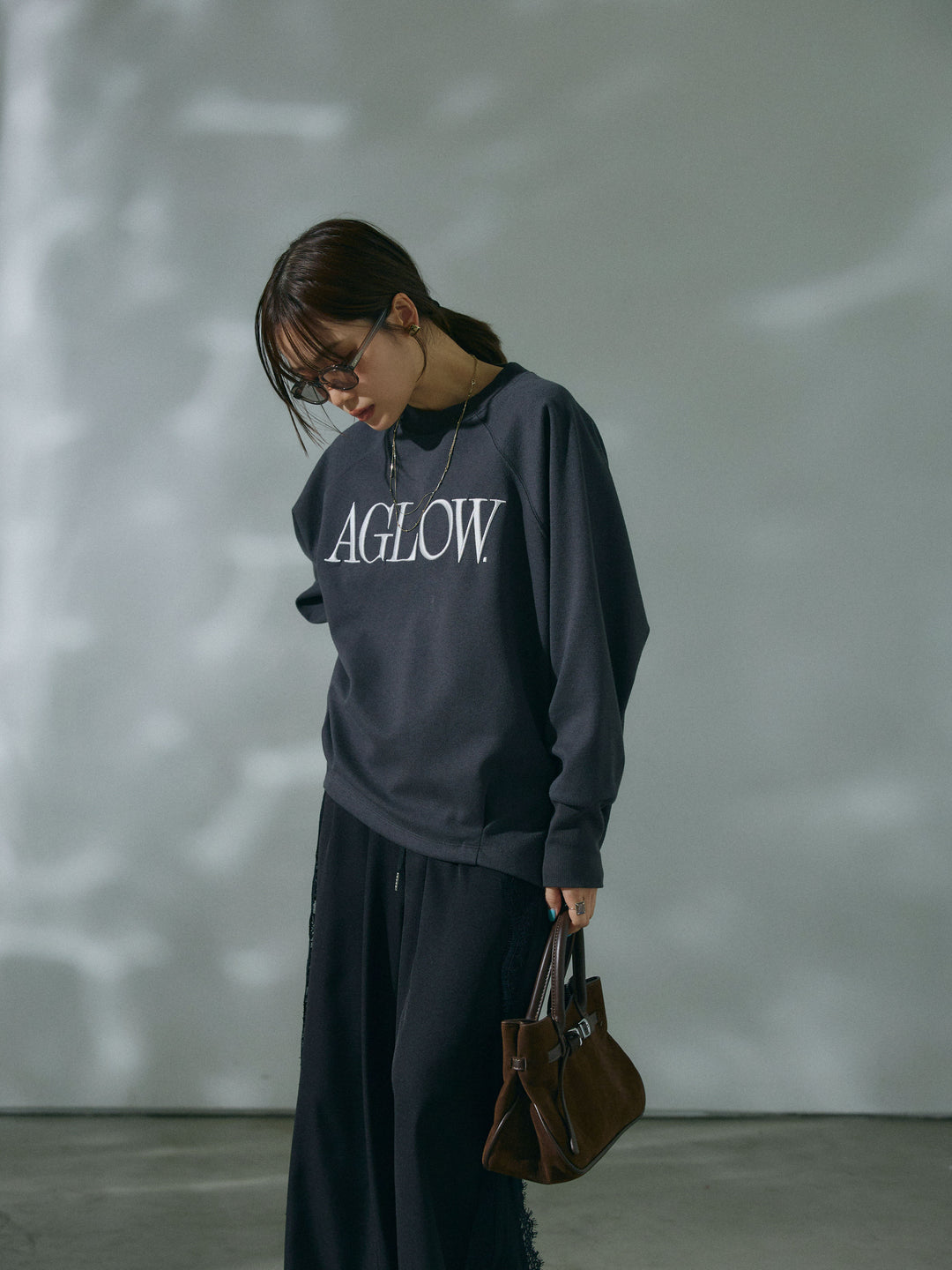 [予約]ブークレダンボールロゴ刺繍プルオーバー/charcoal